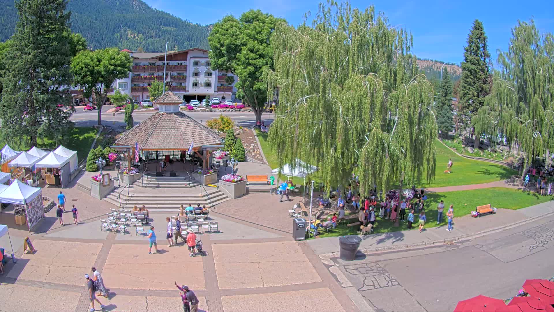 Leavenworth Village Front Street Park  Live Cam - Leavenworth, Chelan, Washington, USA