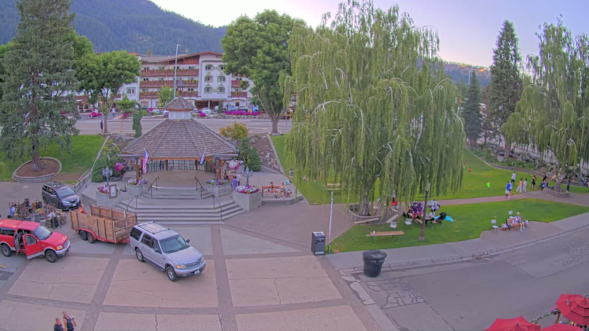 Leavenworth Village Front Street Park  Live Cam - Leavenworth, Chelan, Washington, USA