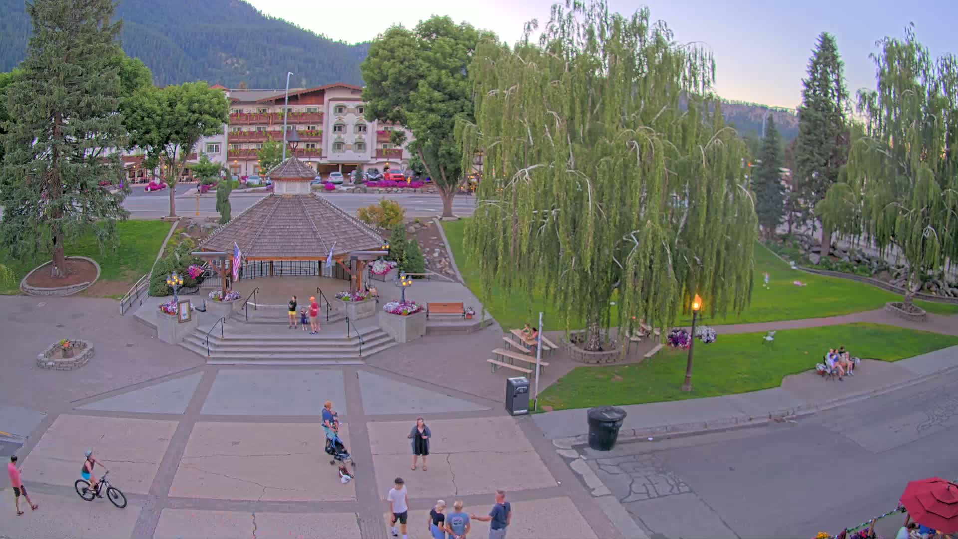Leavenworth Village Front Street Park  Live Cam - Leavenworth, Chelan, Washington, USA