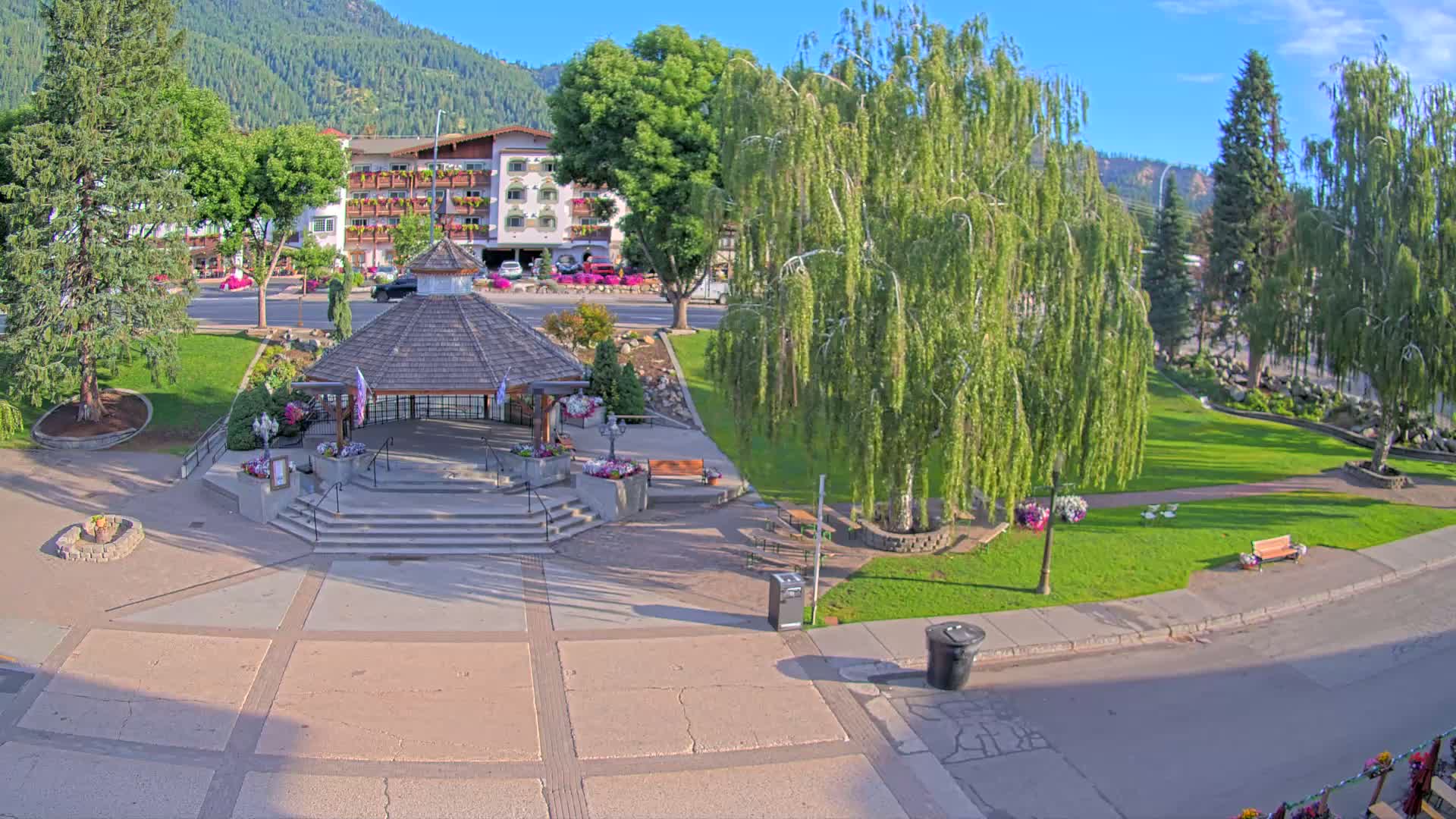 Leavenworth Village Front Street Park  Live Cam - Leavenworth, Chelan, Washington, USA