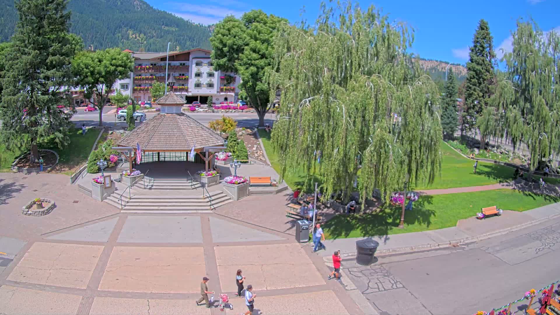 Leavenworth Village Front Street Park  Live Cam - Leavenworth, Chelan, Washington, USA