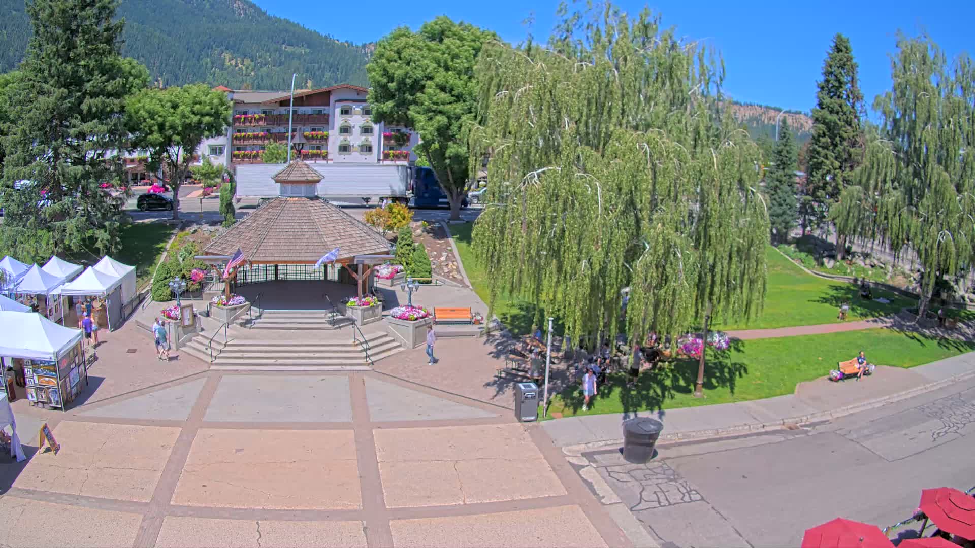 Leavenworth Village Front Street Park  Live Cam - Leavenworth, Chelan, Washington, USA
