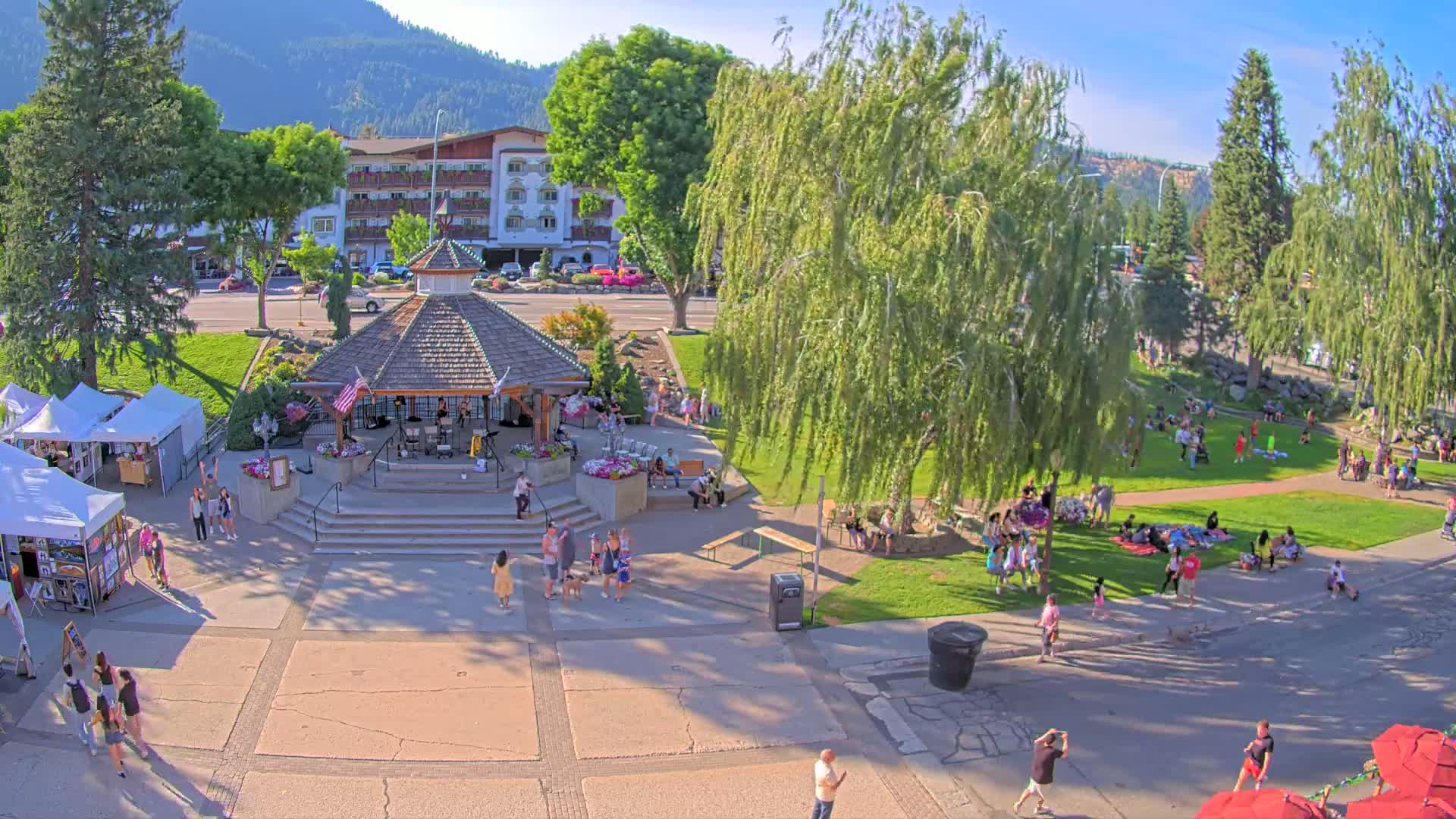 Leavenworth Village Front Street Park  Live Cam - Leavenworth, Chelan, Washington, USA