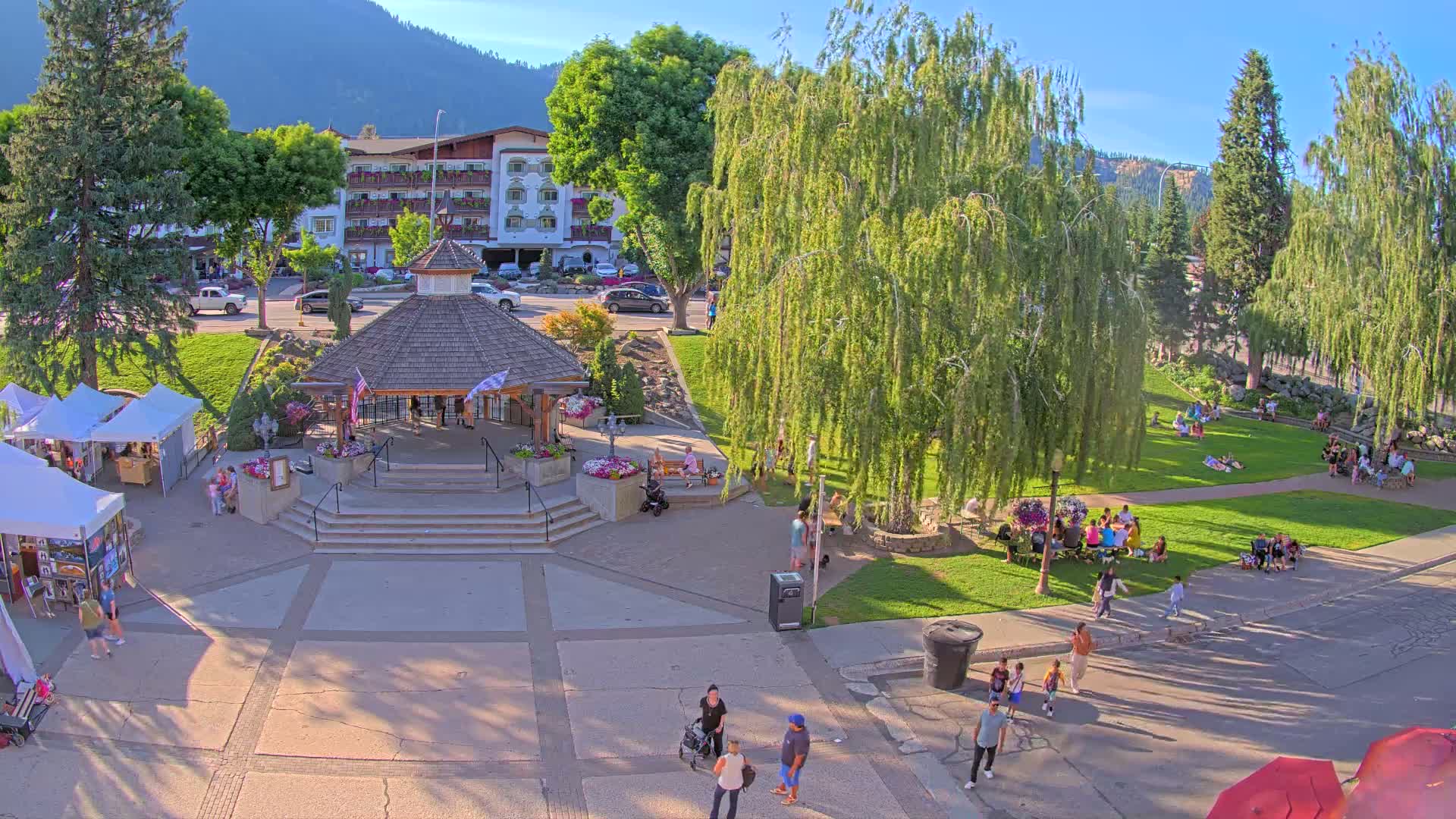 Leavenworth Village Front Street Park  Live Cam - Leavenworth, Chelan, Washington, USA