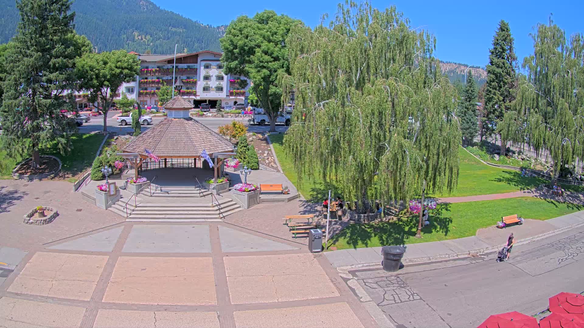 Leavenworth Village Front Street Park  Live Cam - Leavenworth, Chelan, Washington, USA