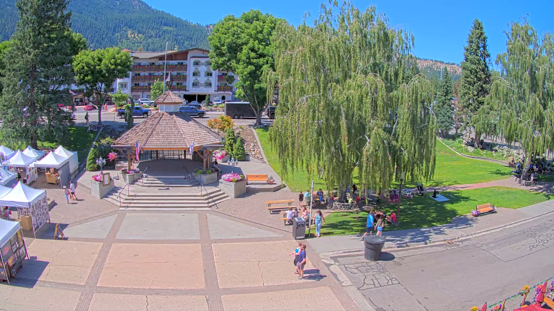 Leavenworth Village Front Street Park  Live Cam - Leavenworth, Chelan, Washington, USA