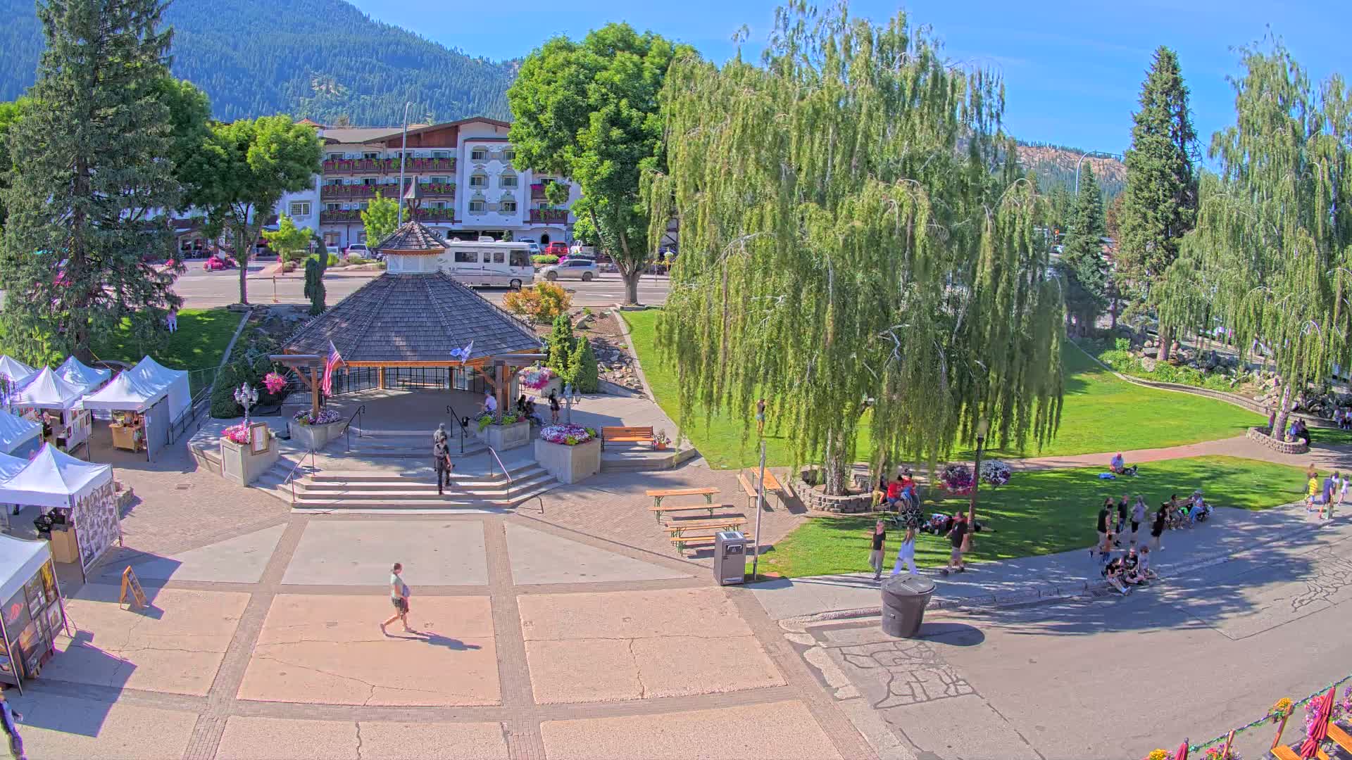 Leavenworth Village Front Street Park  Live Cam - Leavenworth, Chelan, Washington, USA