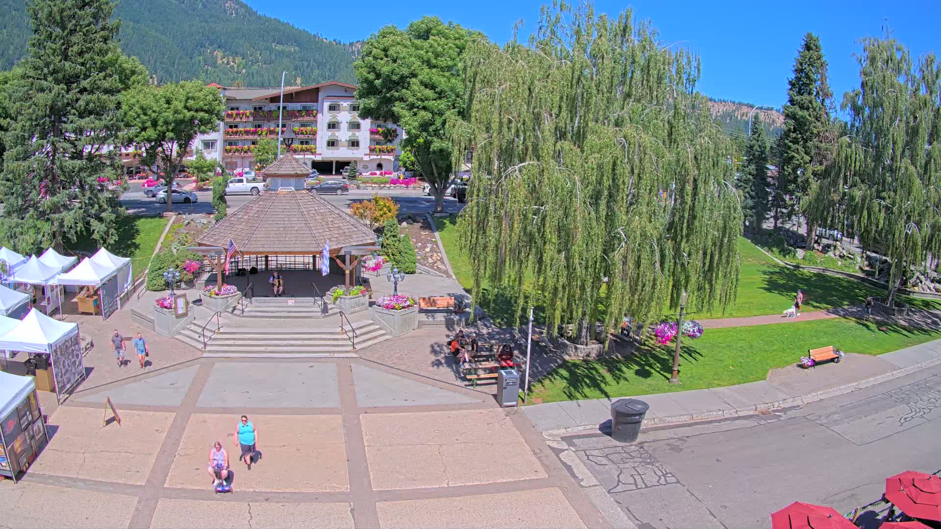 Leavenworth Village Front Street Park  Live Cam - Leavenworth, Chelan, Washington, USA