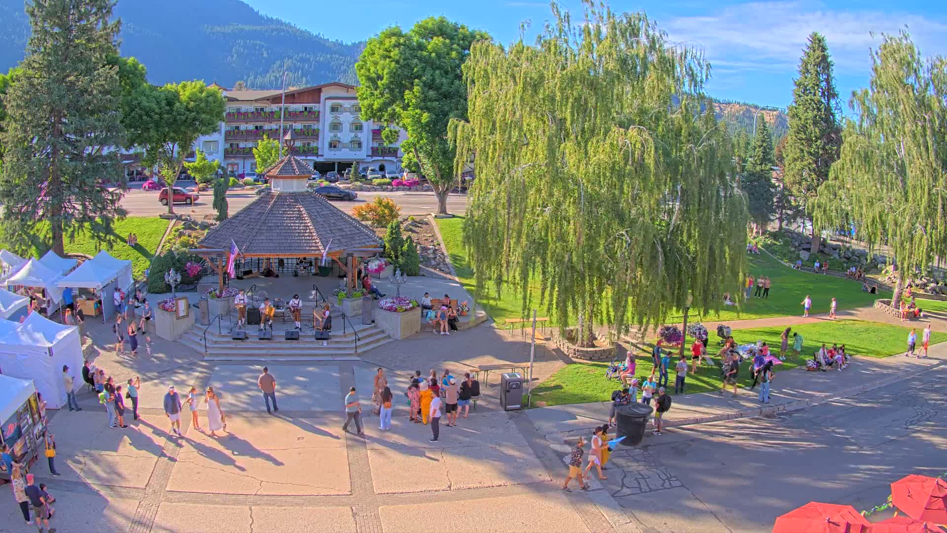 Leavenworth Village Front Street Park  Live Cam - Leavenworth, Chelan, Washington, USA