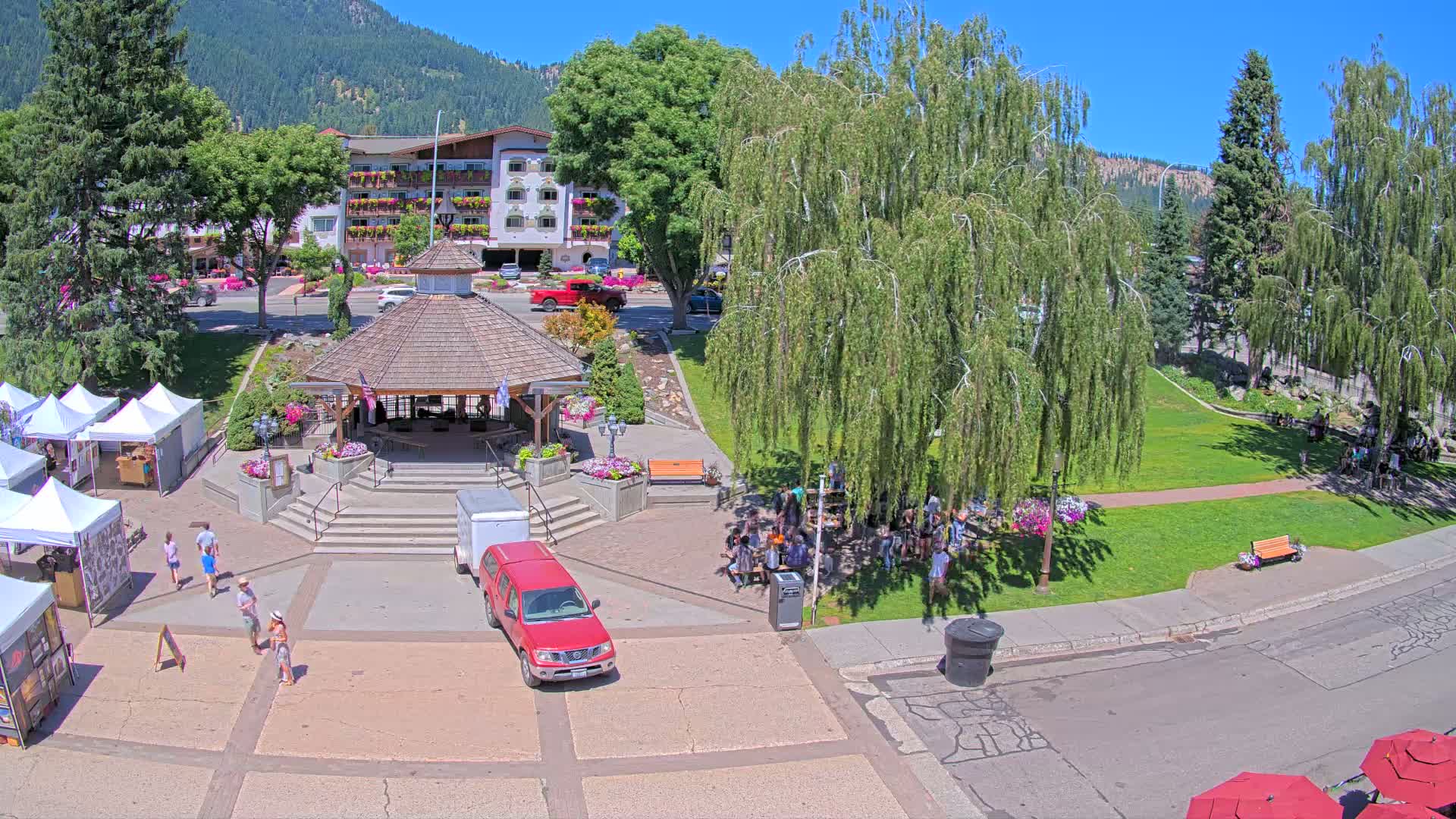 Leavenworth Village Front Street Park  Live Cam - Leavenworth, Chelan, Washington, USA