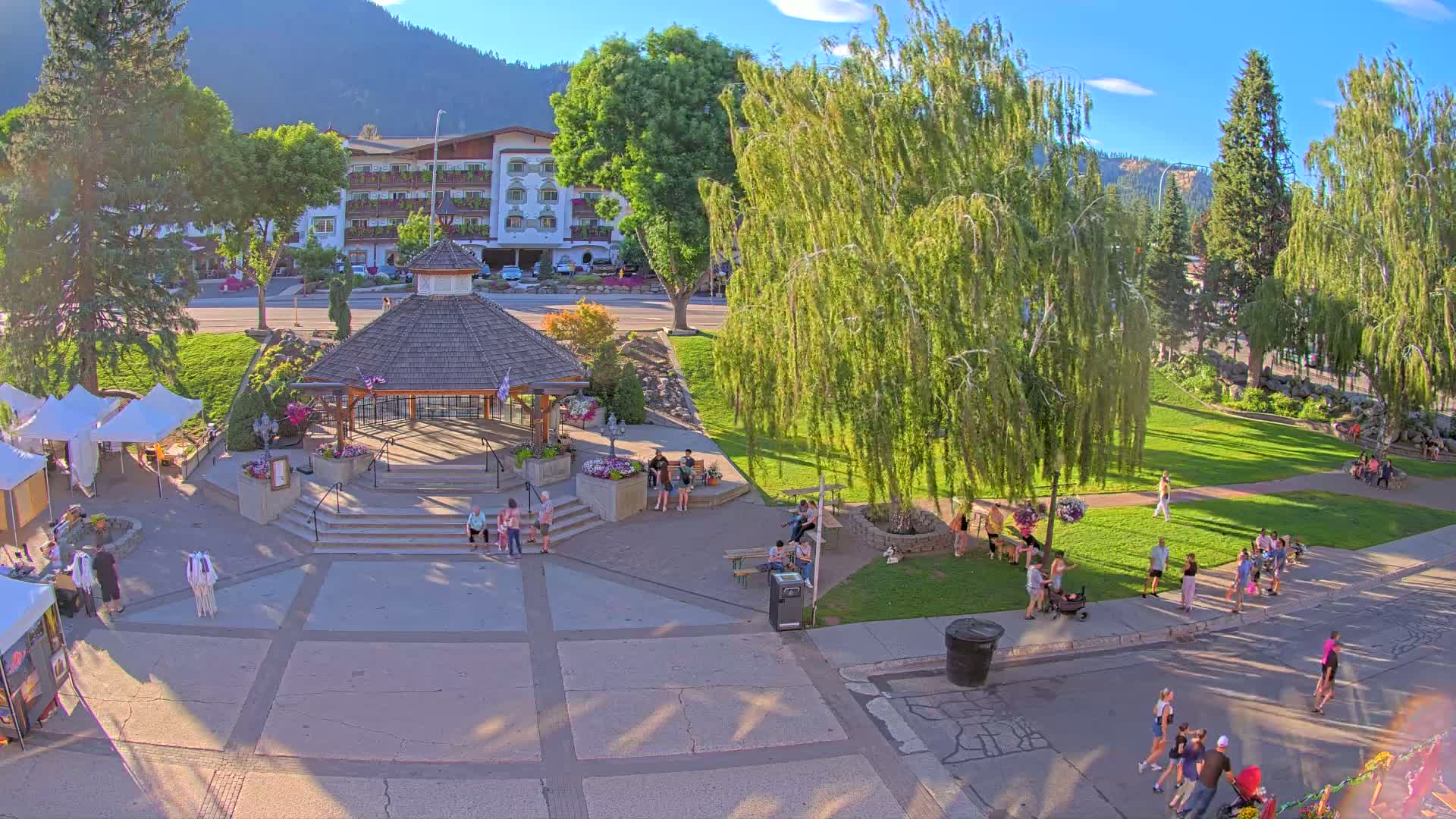 Leavenworth Village Front Street Park  Live Cam - Leavenworth, Chelan, Washington, USA