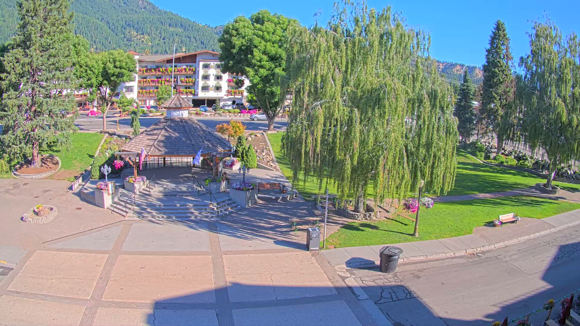 Leavenworth Village Front Street Park  Live Cam - Leavenworth, Chelan, Washington, USA