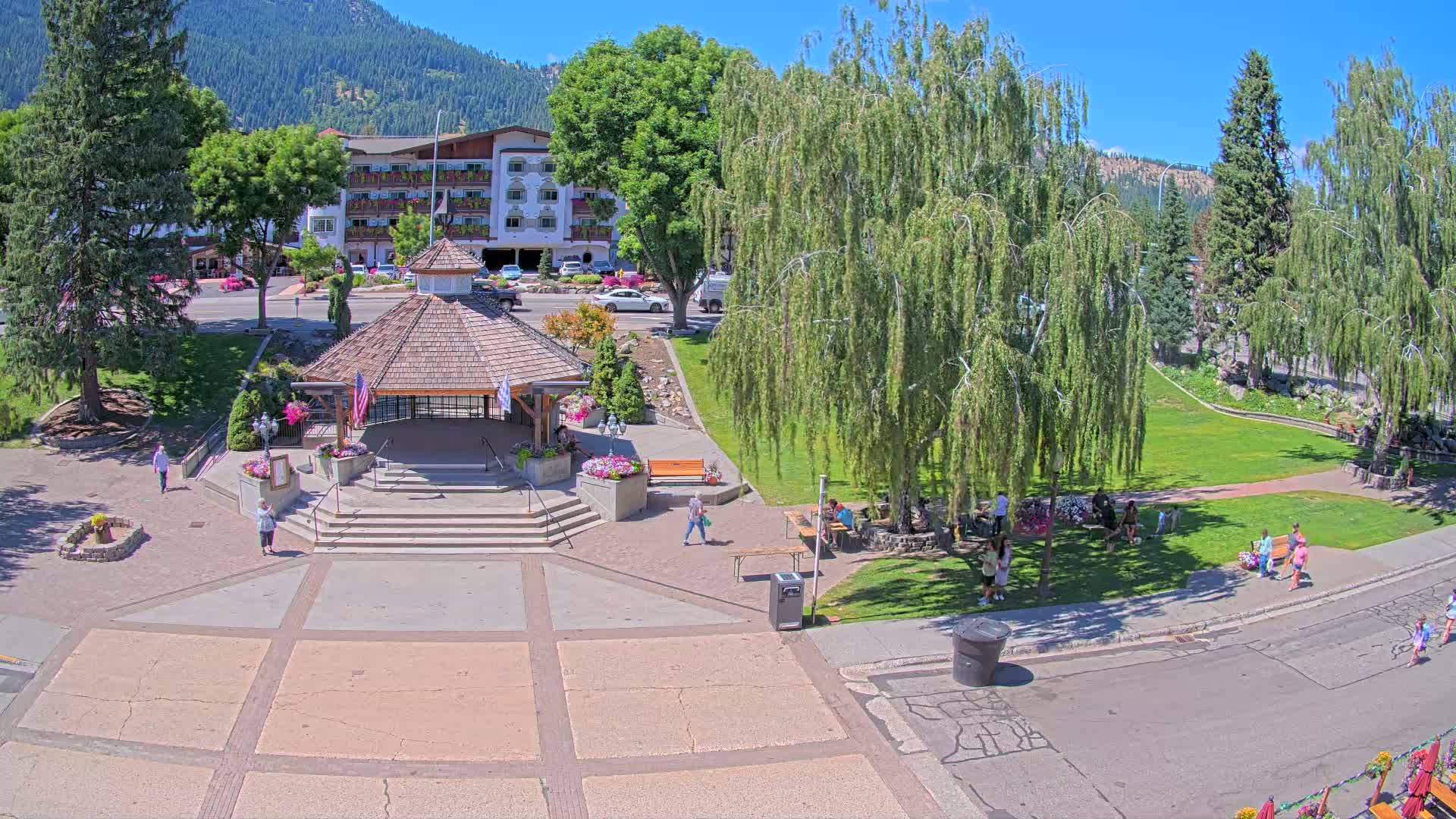 Leavenworth Village Front Street Park  Live Cam - Leavenworth, Chelan, Washington, USA