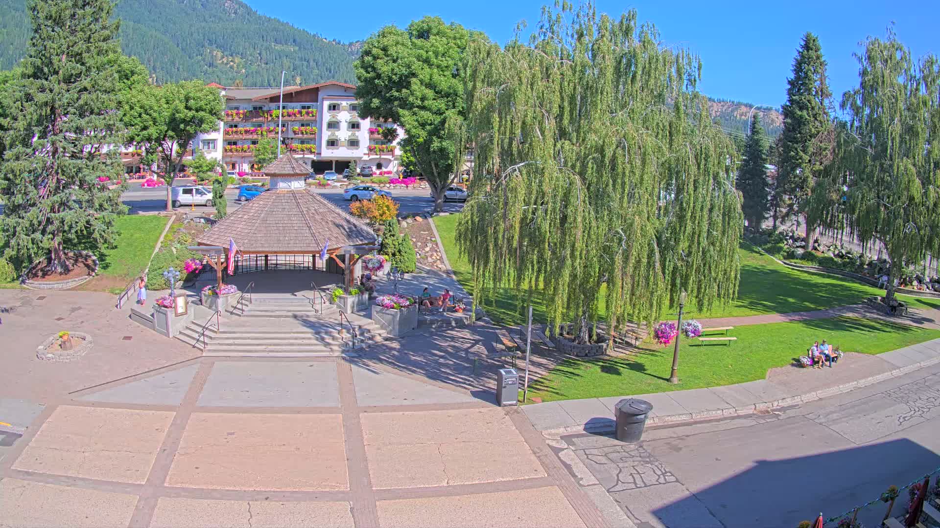 Leavenworth Village Front Street Park  Live Cam - Leavenworth, Chelan, Washington, USA
