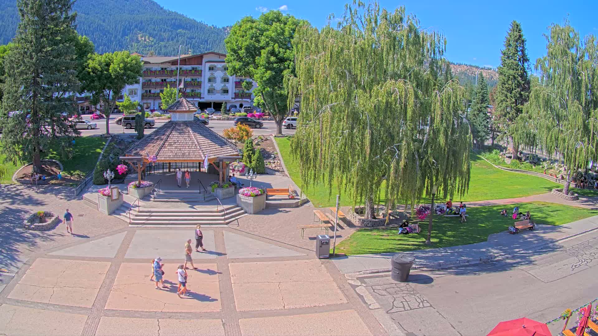 Leavenworth Village Front Street Park  Live Cam - Leavenworth, Chelan, Washington, USA