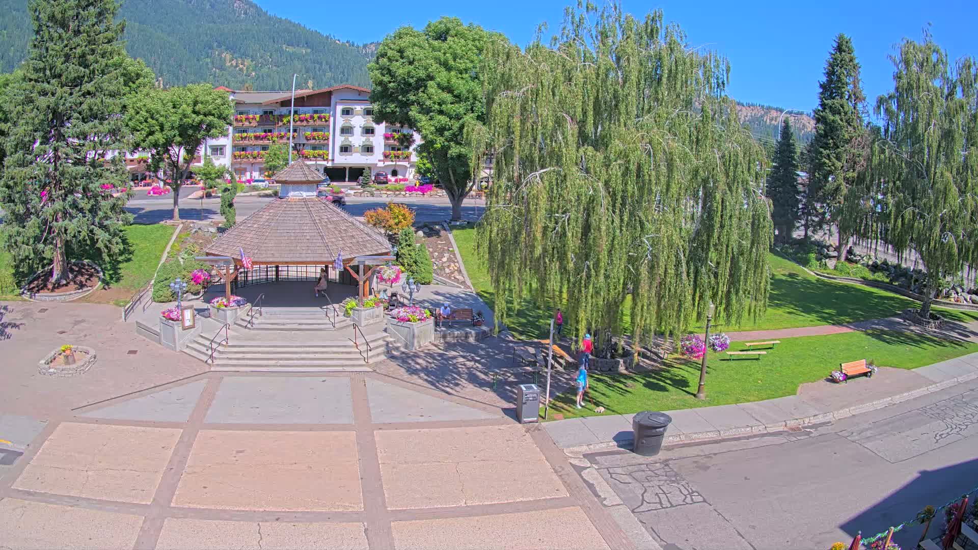 Leavenworth Village Front Street Park  Live Cam - Leavenworth, Chelan, Washington, USA