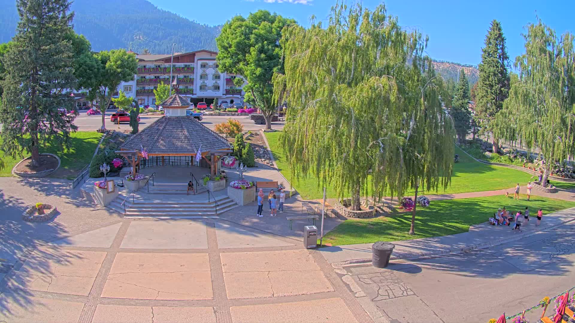 Leavenworth Village Front Street Park  Live Cam - Leavenworth, Chelan, Washington, USA