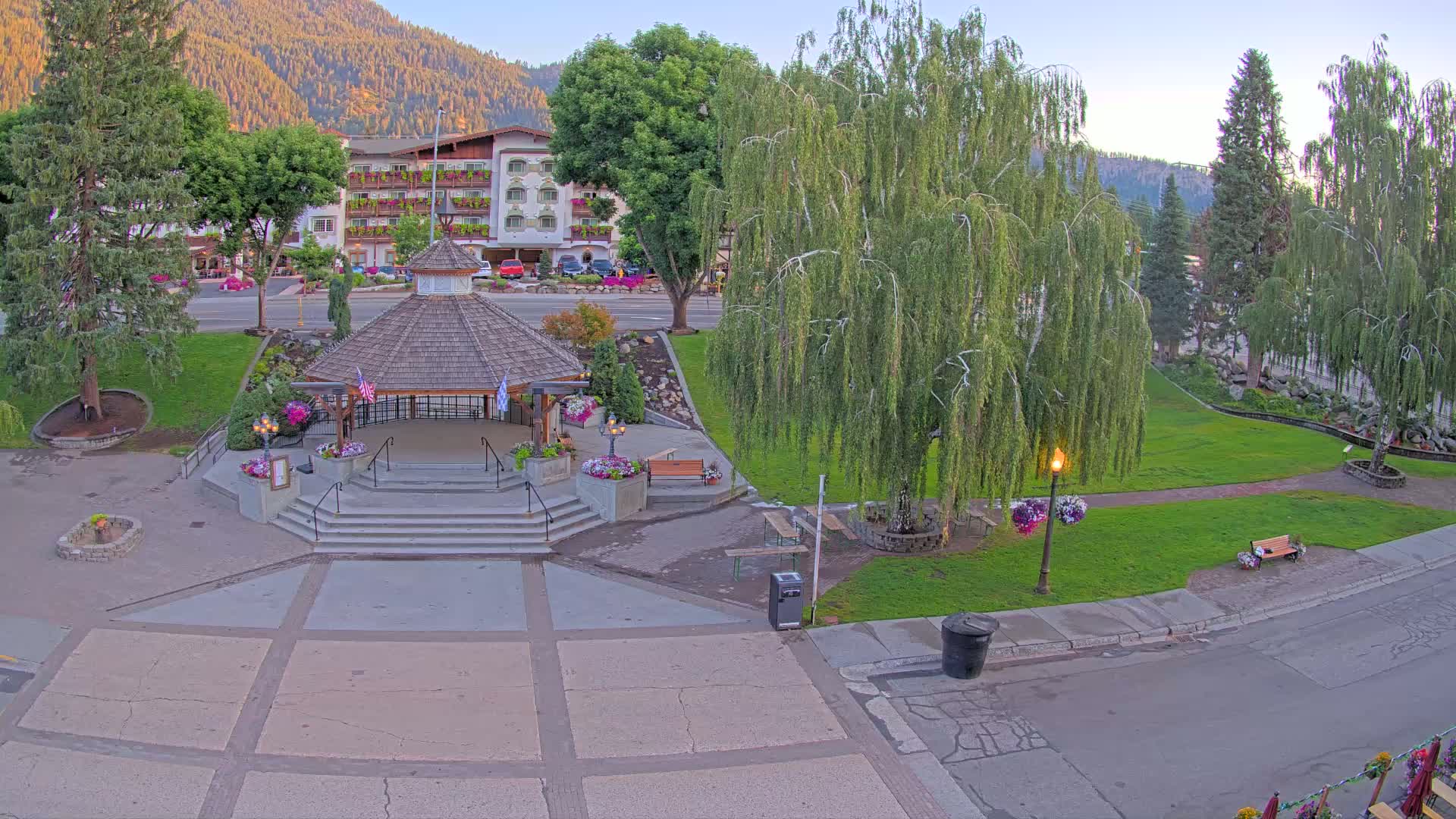 Leavenworth Village Front Street Park  Live Cam - Leavenworth, Chelan, Washington, USA