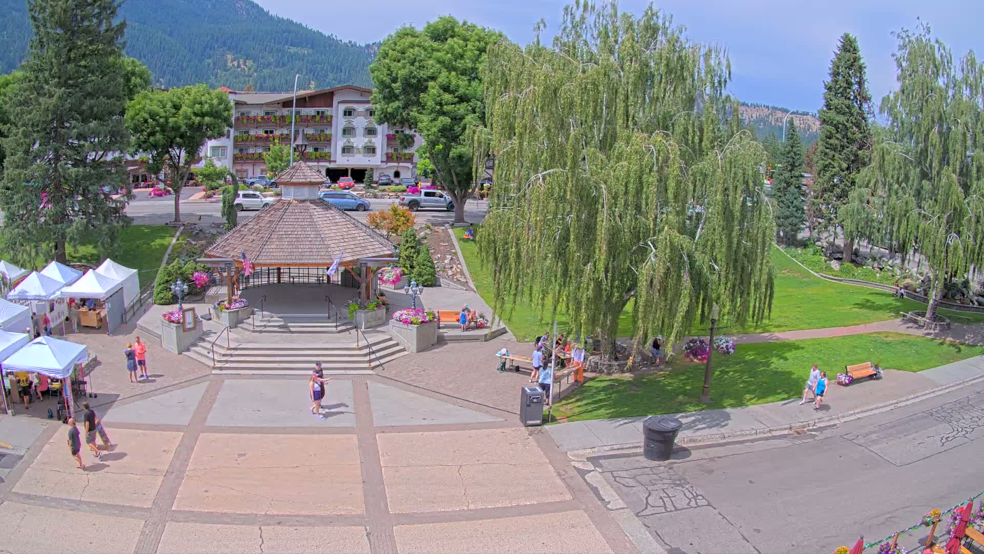 Leavenworth Village Front Street Park  Live Cam - Leavenworth, Chelan, Washington, USA