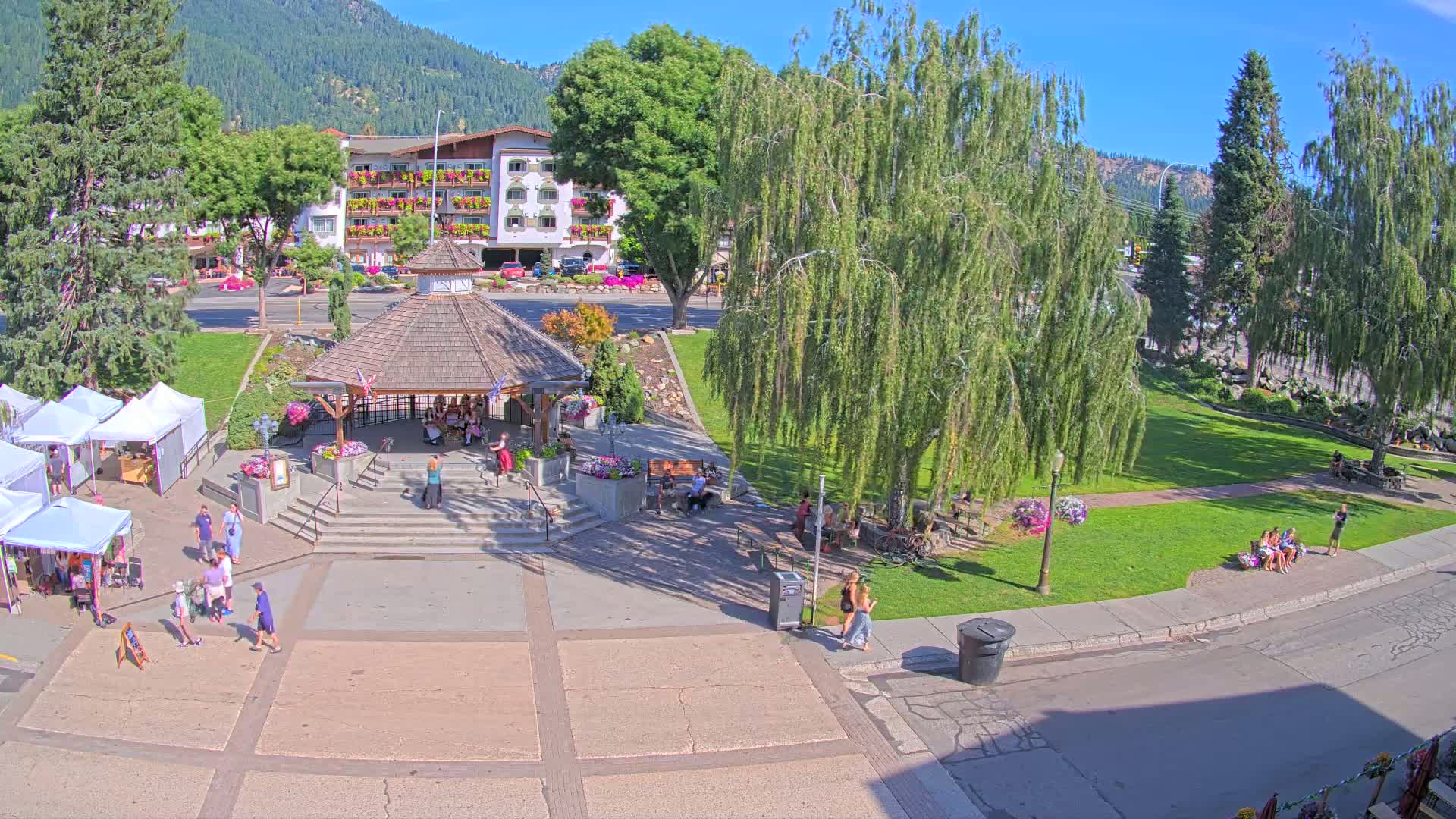 Leavenworth Village Front Street Park  Live Cam - Leavenworth, Chelan, Washington, USA