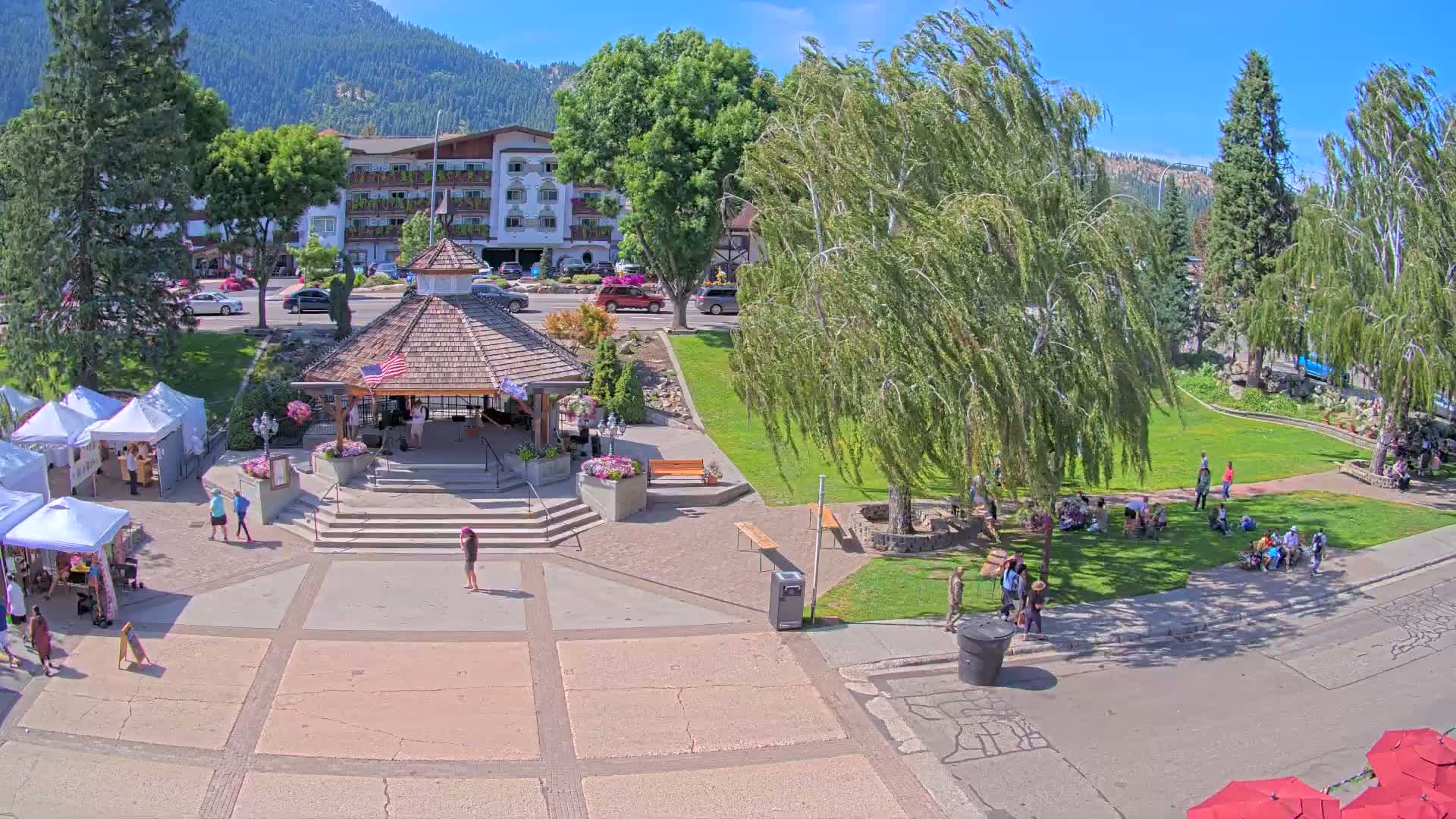Leavenworth Village Front Street Park  Live Cam - Leavenworth, Chelan, Washington, USA