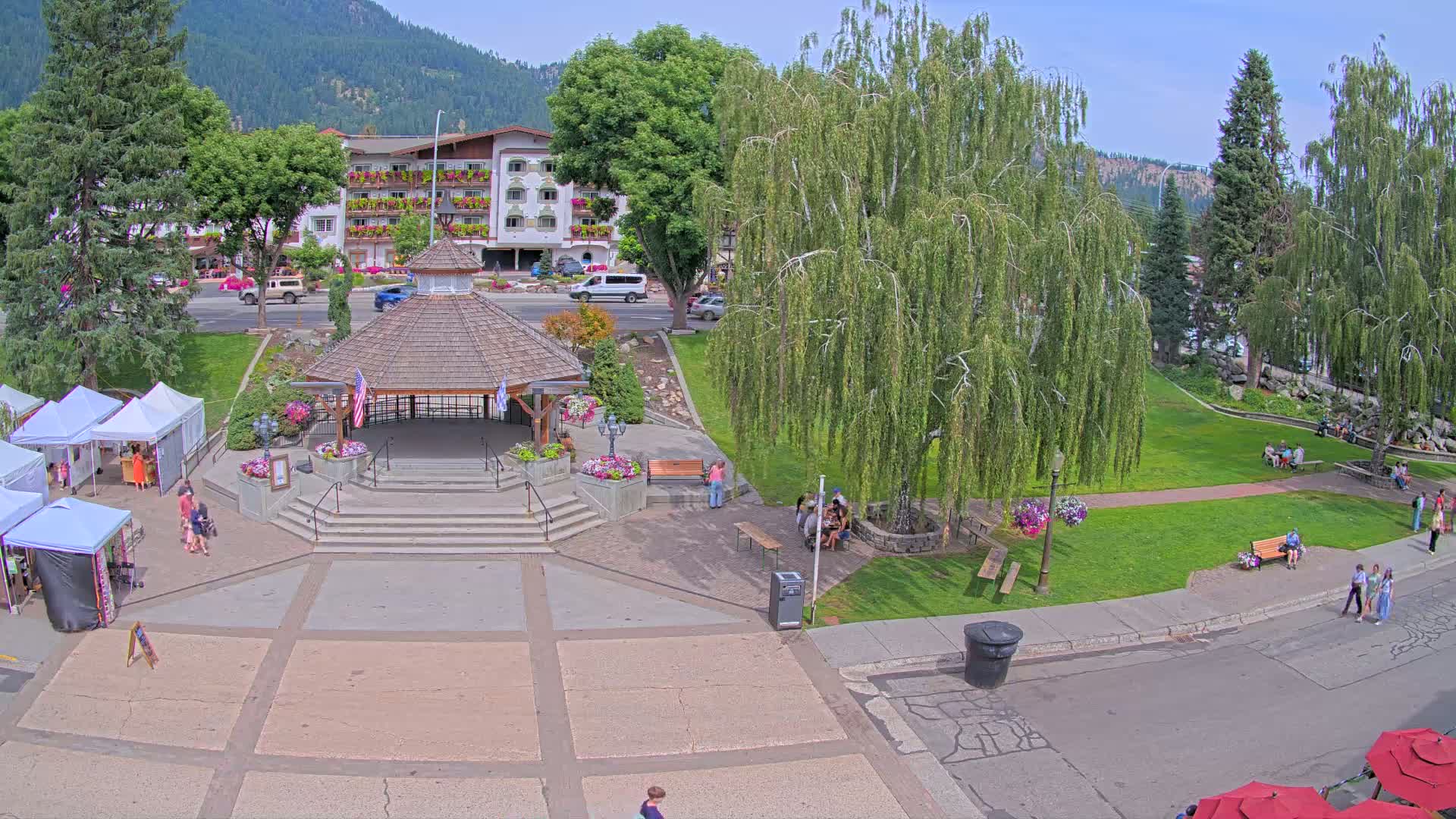 Leavenworth Village Front Street Park  Live Cam - Leavenworth, Chelan, Washington, USA