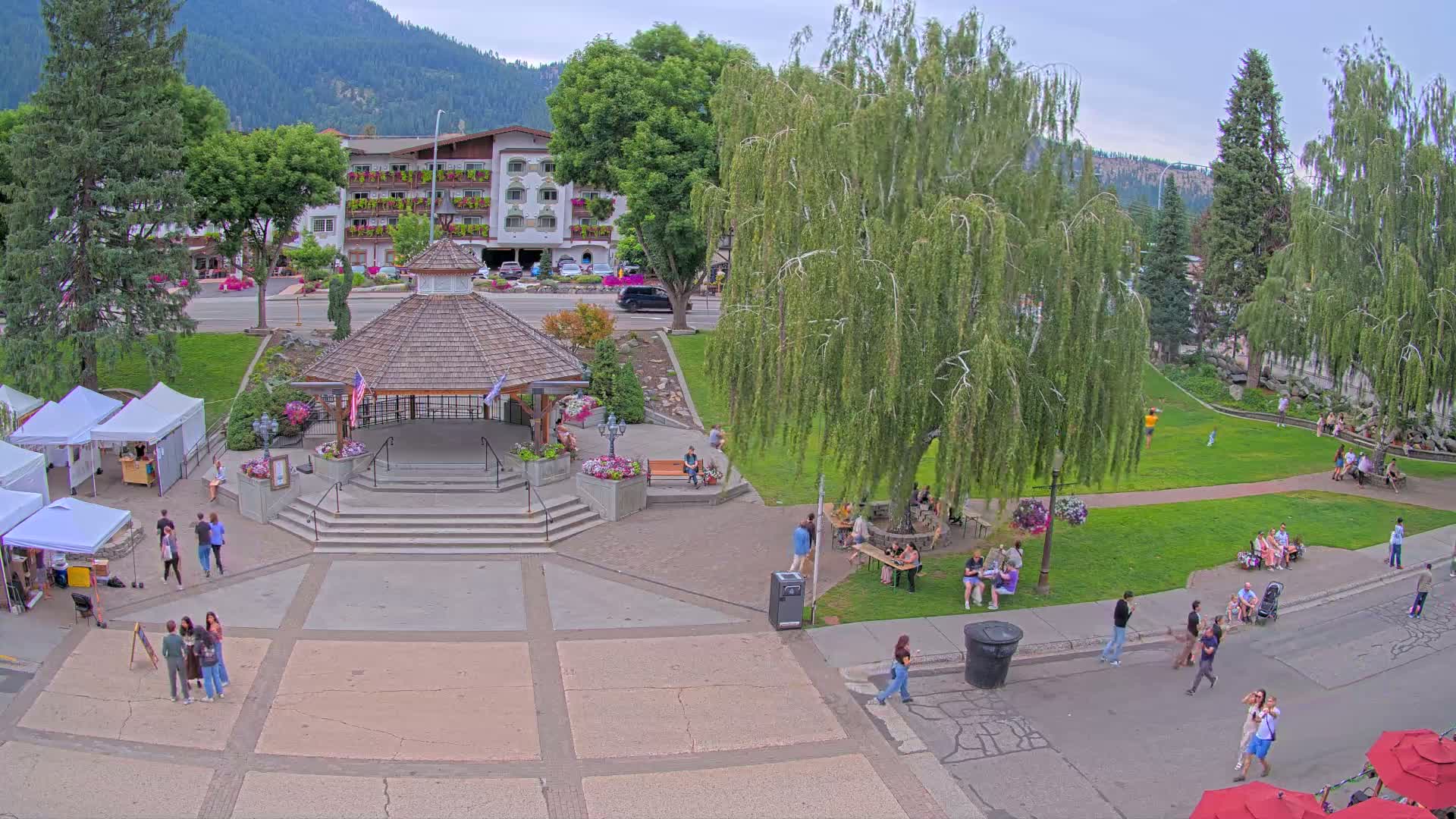 Leavenworth Village Front Street Park  Live Cam - Leavenworth, Chelan, Washington, USA