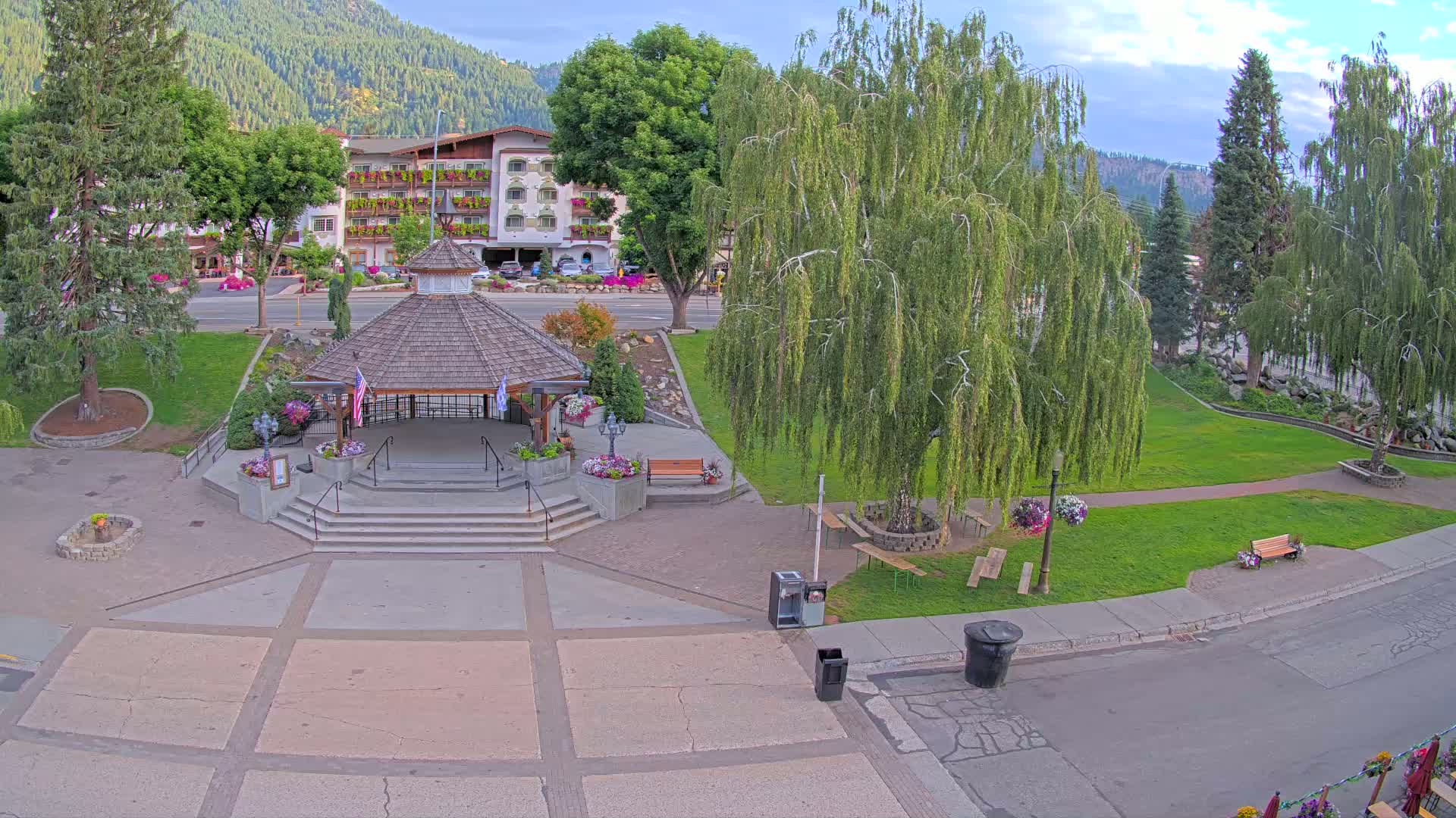 Leavenworth Village Front Street Park  Live Cam - Leavenworth, Chelan, Washington, USA