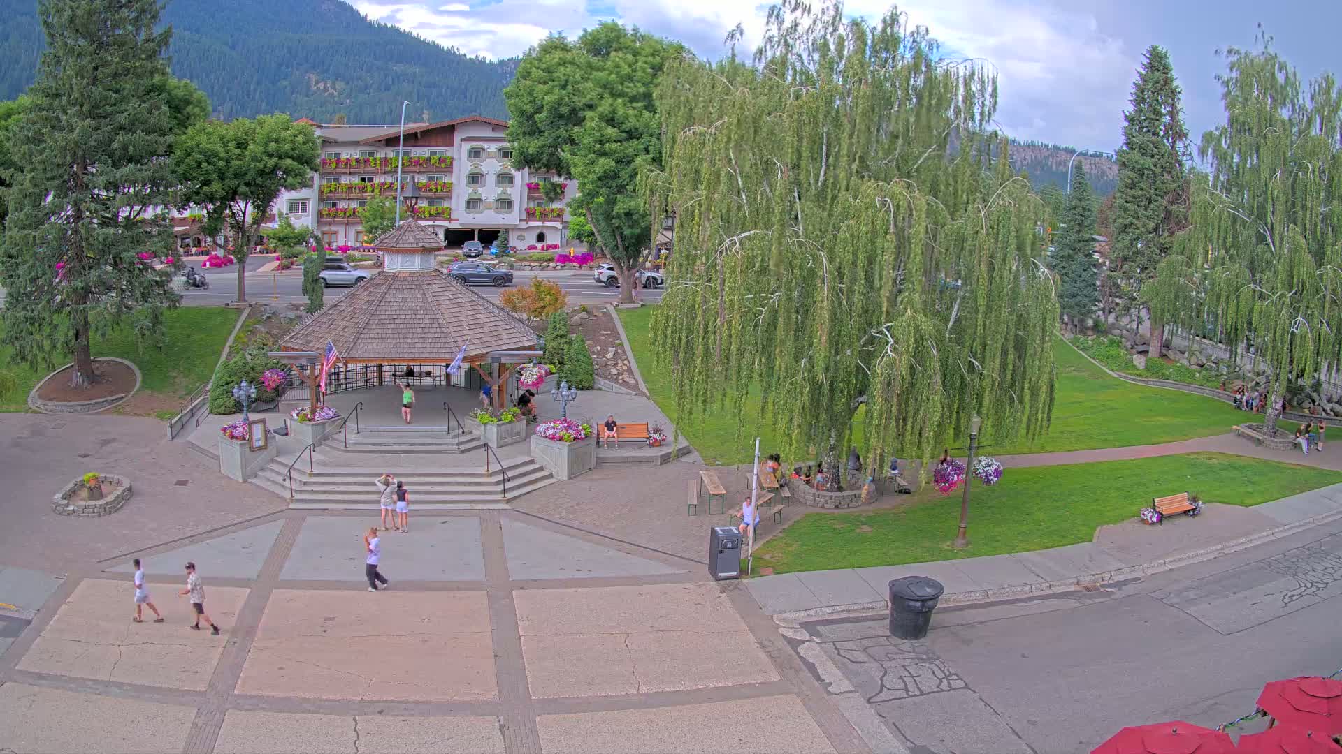 Leavenworth Village Front Street Park  Live Cam - Leavenworth, Chelan, Washington, USA