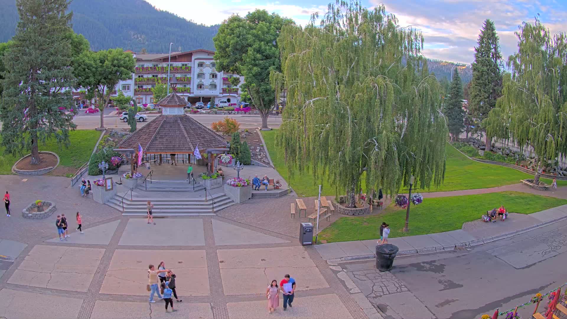 Leavenworth Village Front Street Park  Live Cam - Leavenworth, Chelan, Washington, USA