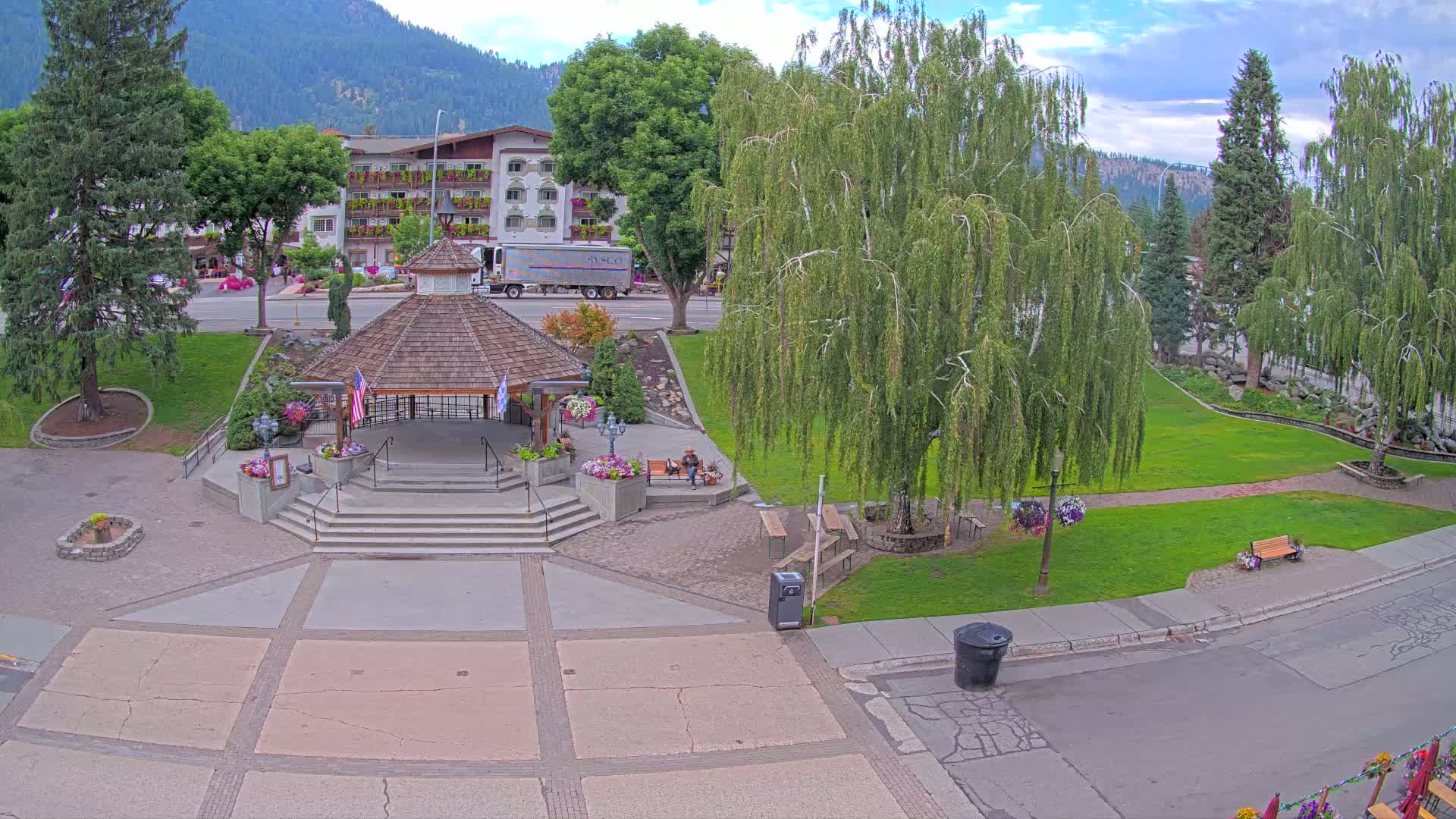 Leavenworth Village Front Street Park  Live Cam - Leavenworth, Chelan, Washington, USA