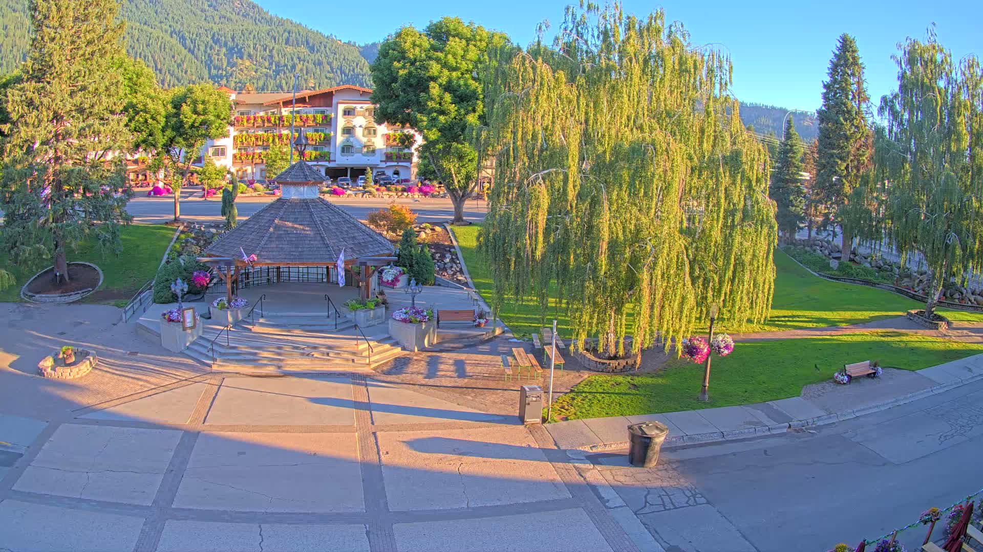 Leavenworth Village Front Street Park  Live Cam - Leavenworth, Chelan, Washington, USA