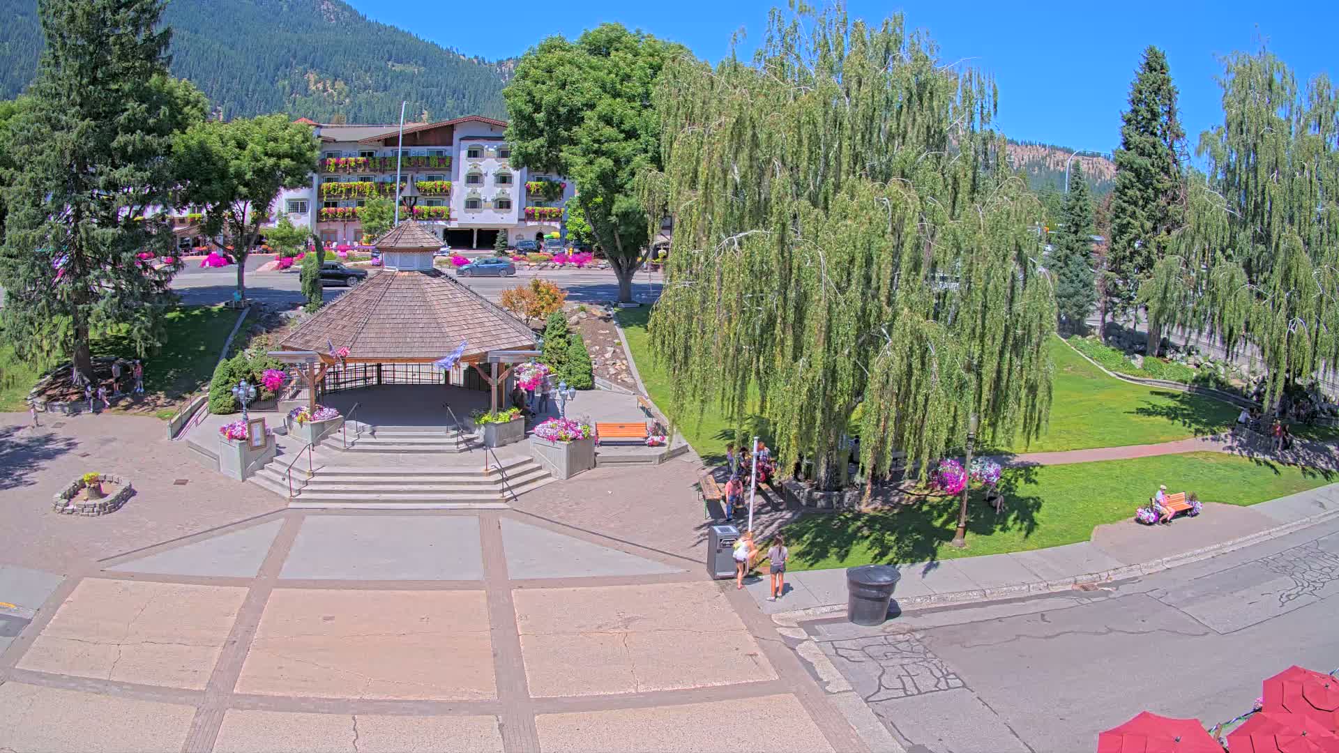 Leavenworth Village Front Street Park  Live Cam - Leavenworth, Chelan, Washington, USA