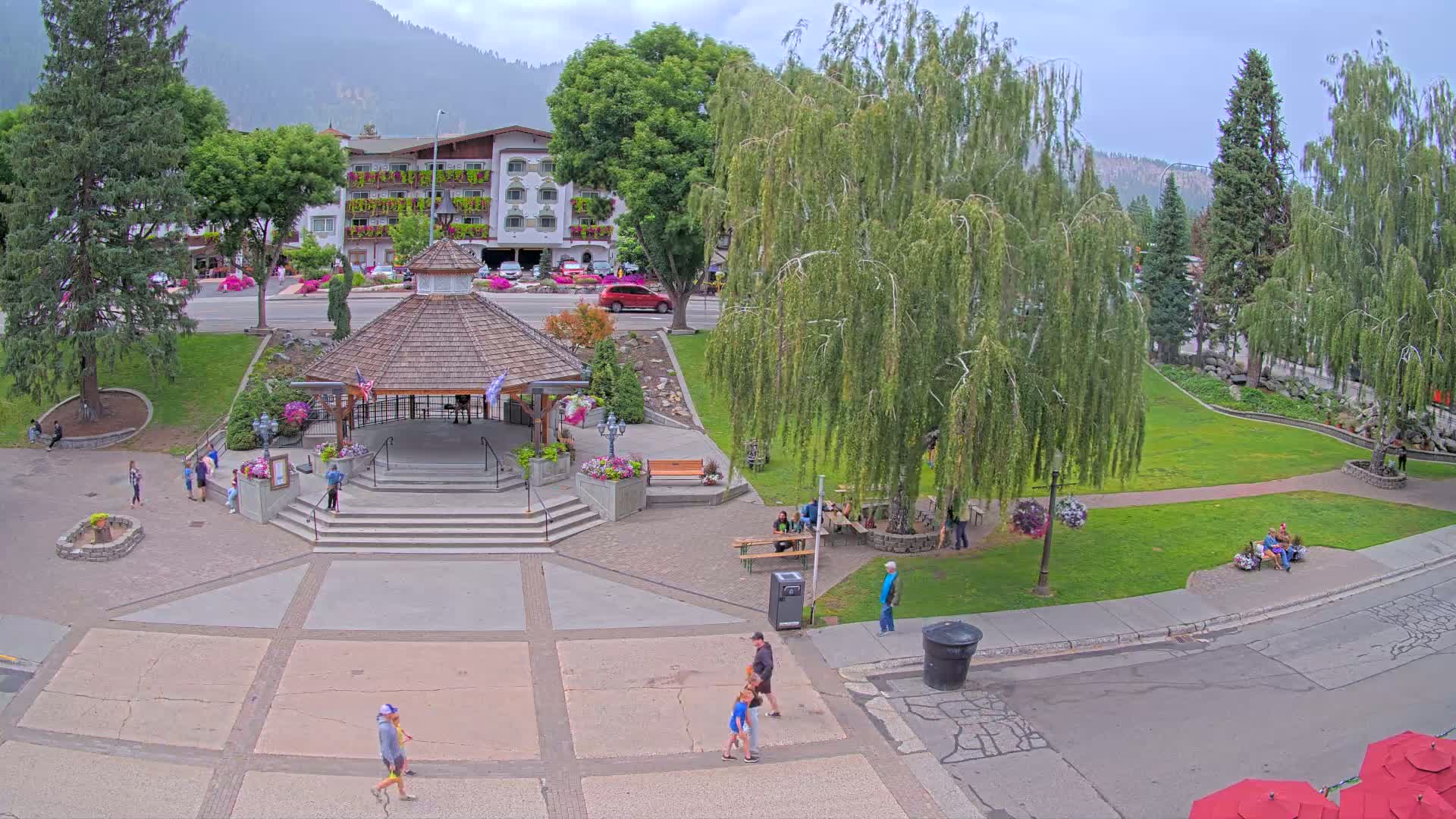 Leavenworth Village Front Street Park  Live Cam - Leavenworth, Chelan, Washington, USA