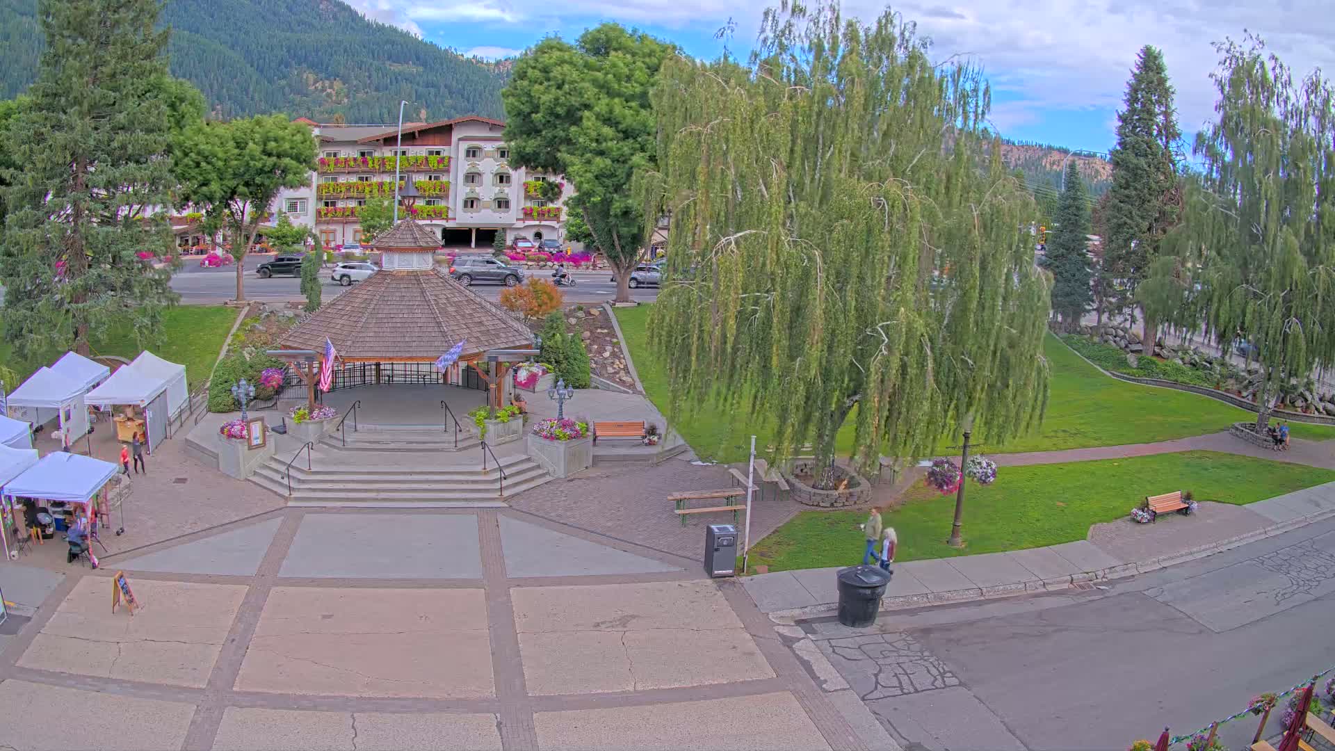 Leavenworth Village Front Street Park  Live Cam - Leavenworth, Chelan, Washington, USA