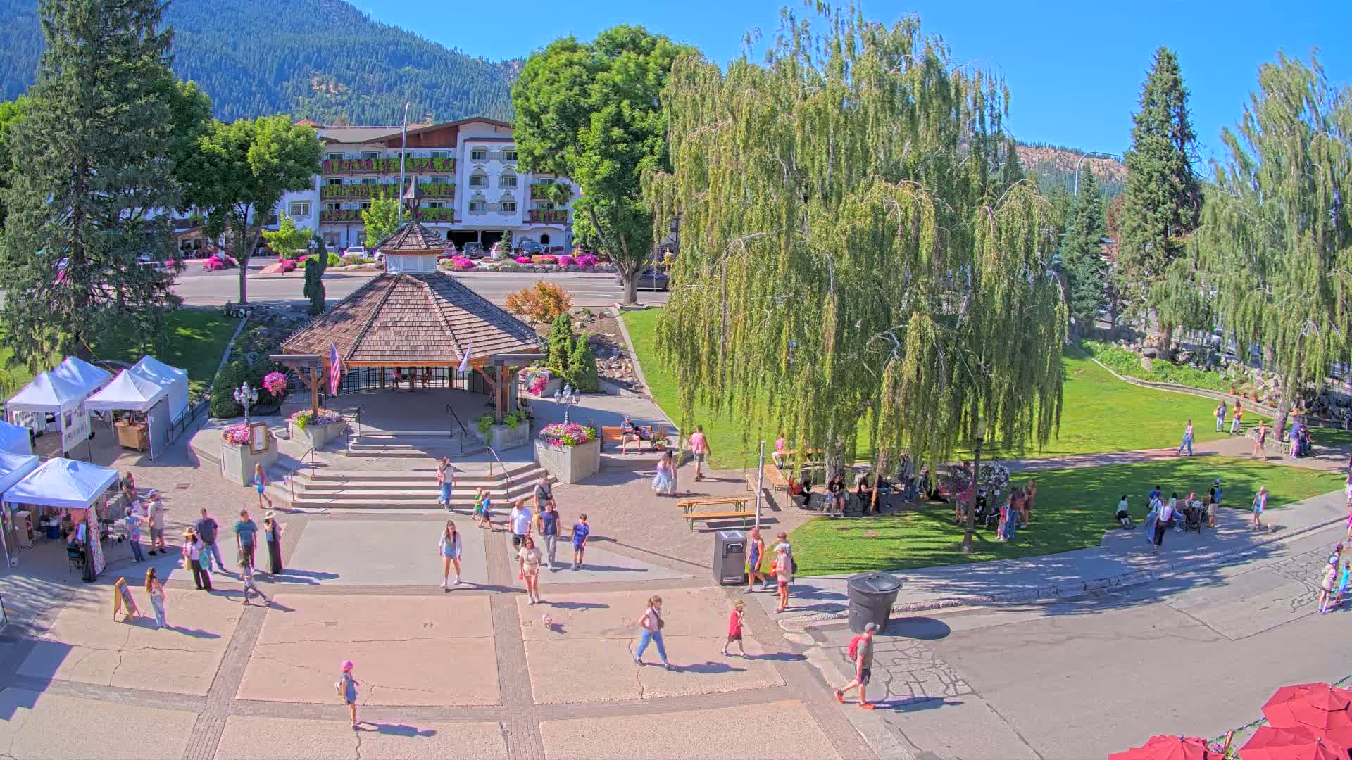 Leavenworth Village Front Street Park  Live Cam - Leavenworth, Chelan, Washington, USA