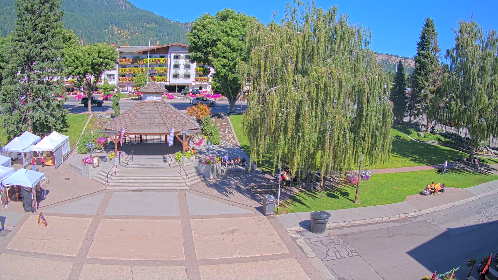 Leavenworth Village Front Street Park  Live Cam - Leavenworth, Chelan, Washington, USA