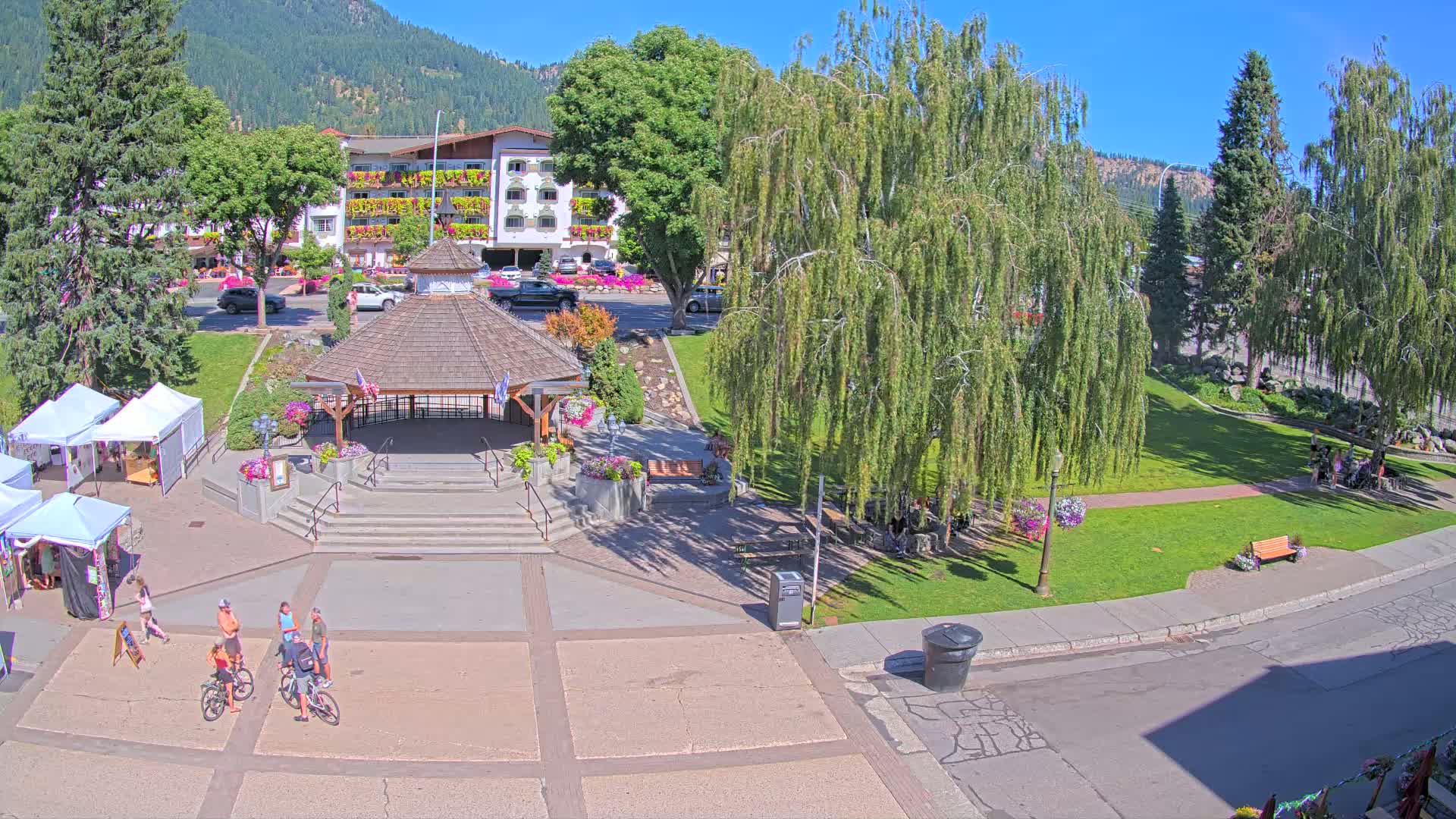 Leavenworth Village Front Street Park  Live Cam - Leavenworth, Chelan, Washington, USA