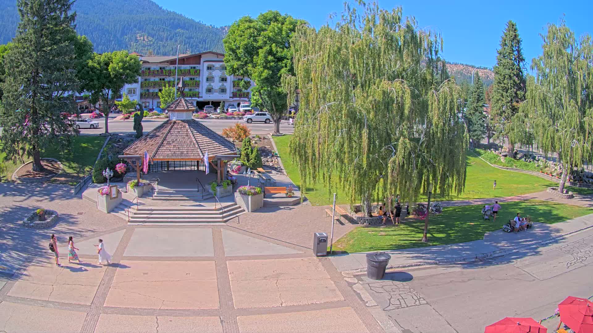 Leavenworth Village Front Street Park  Live Cam - Leavenworth, Chelan, Washington, USA