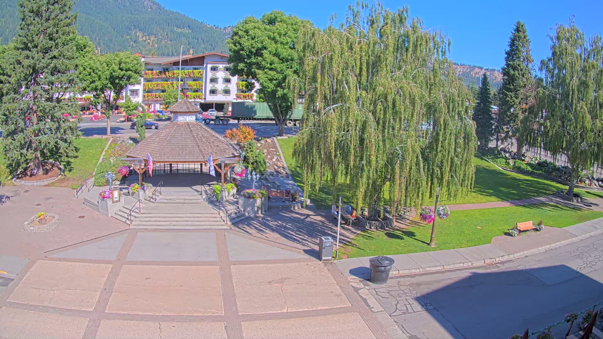 Leavenworth Village Front Street Park  Live Cam - Leavenworth, Chelan, Washington, USA