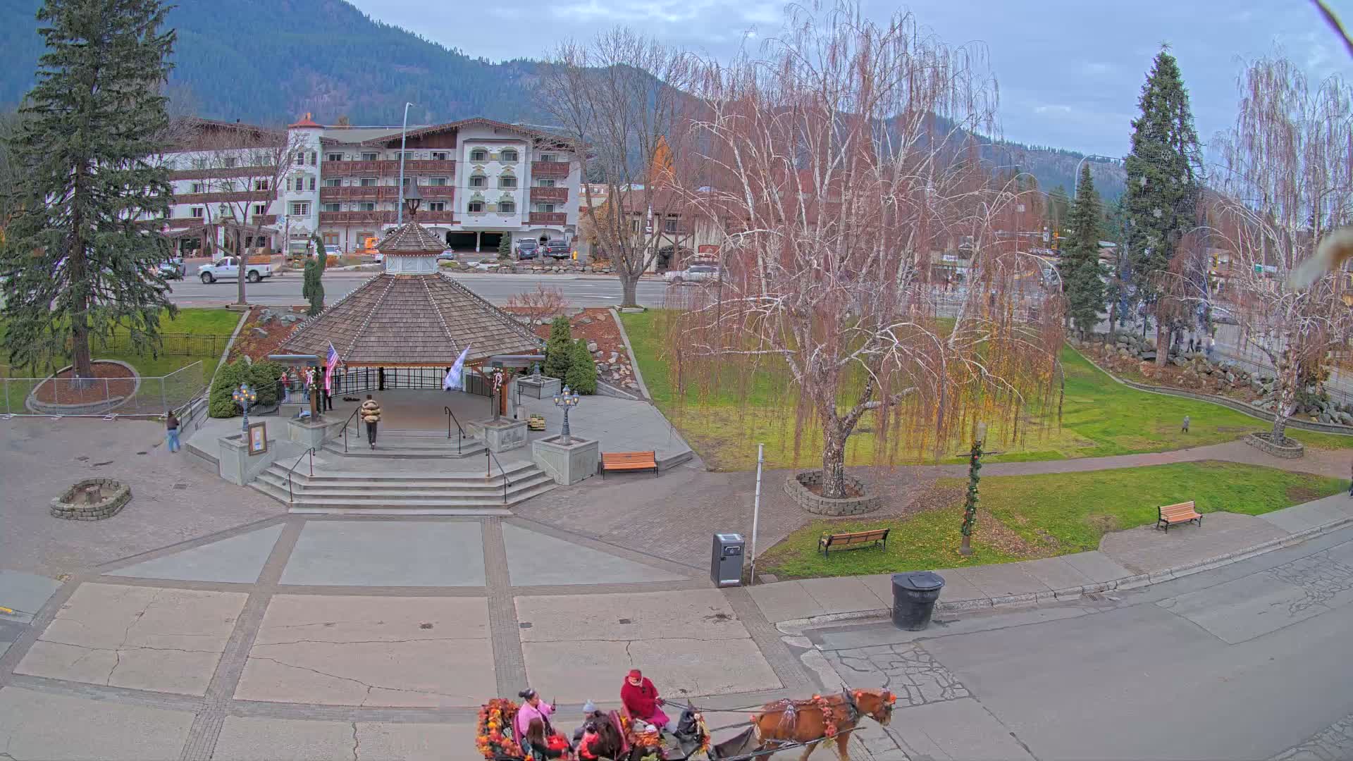 Leavenworth Village Front Street Park  Live Cam - Leavenworth, Chelan, Washington, USA