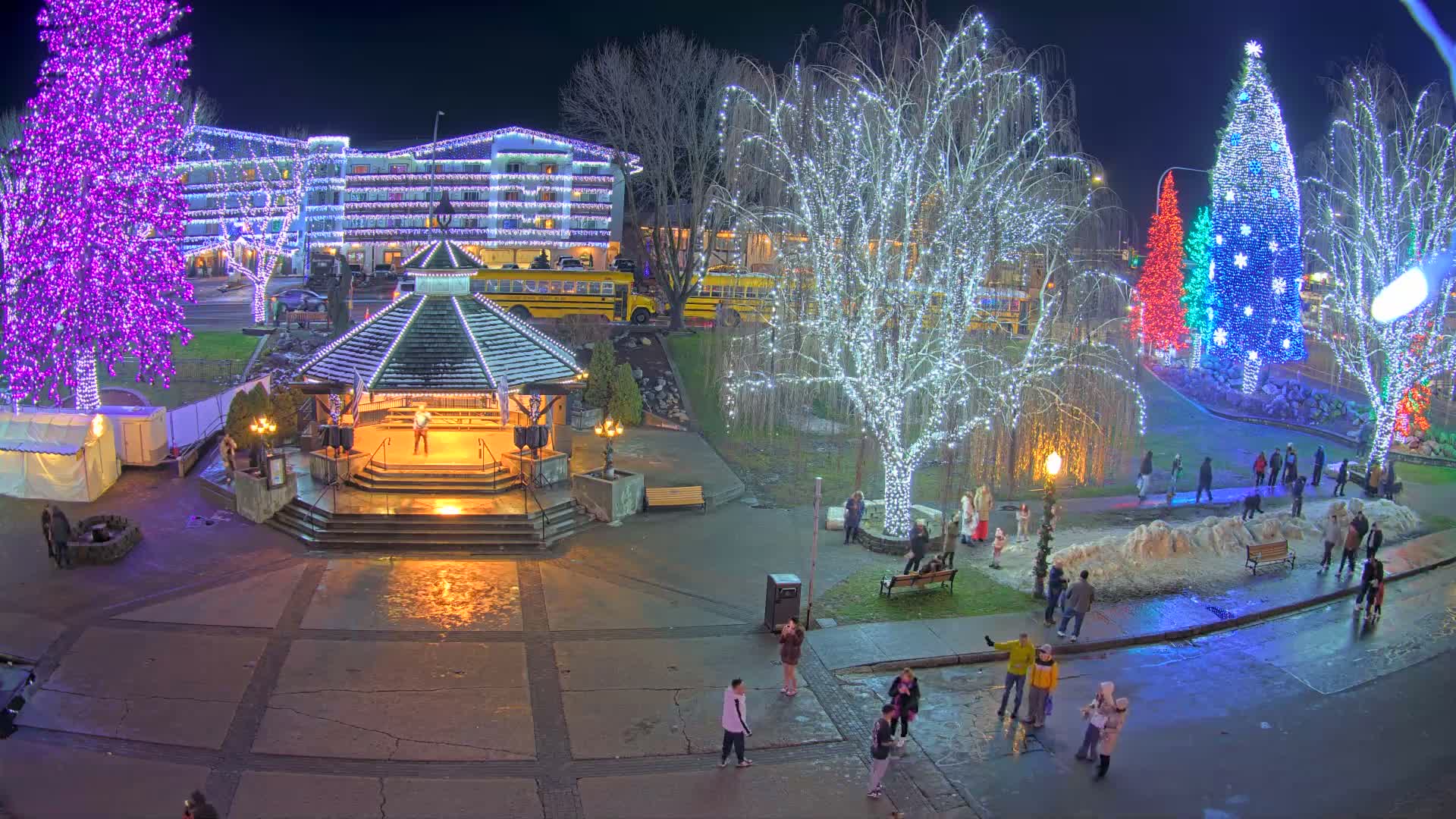 Leavenworth Village Front Street Park  Live Cam - Leavenworth, Chelan, Washington, USA