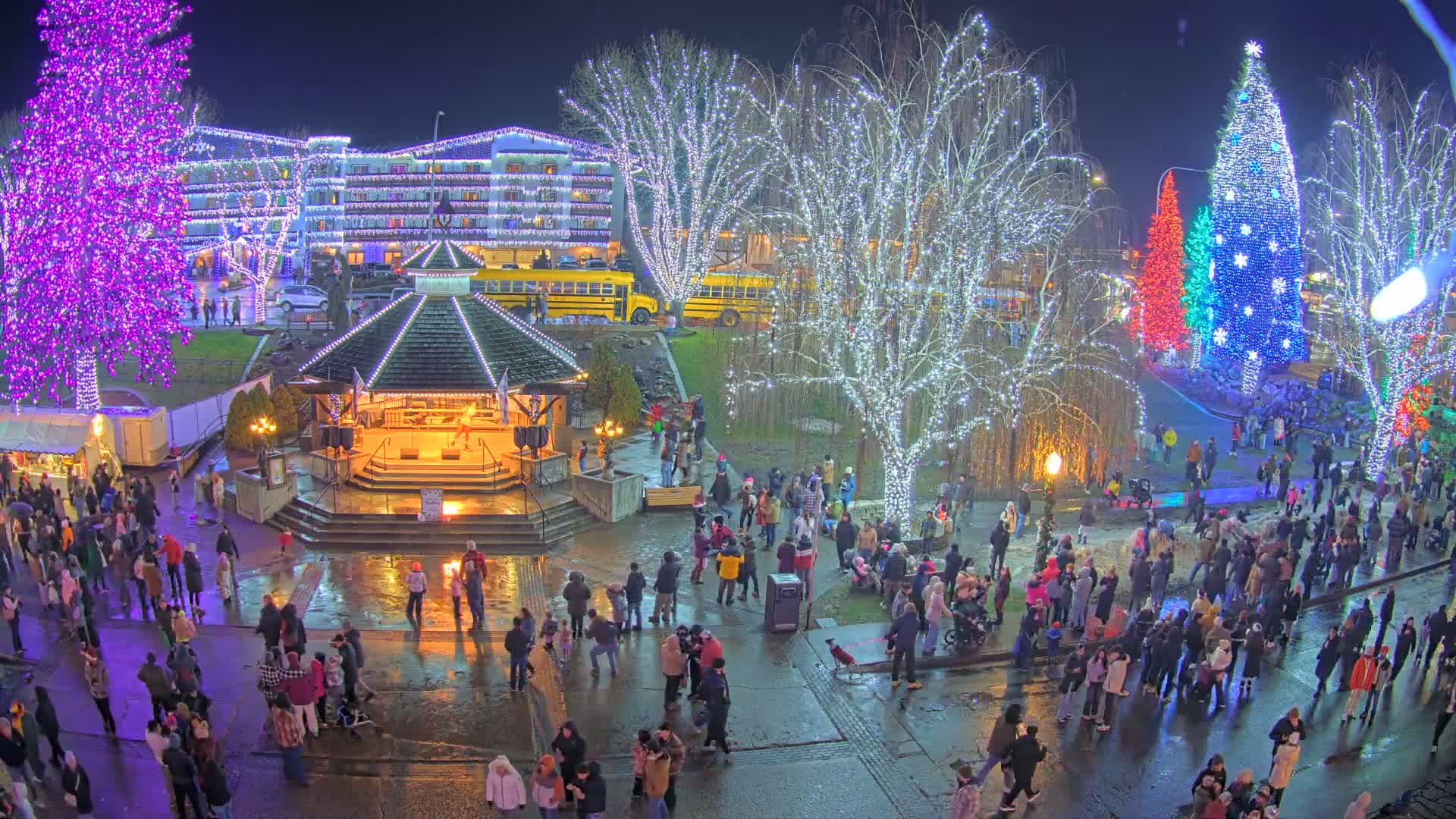 Leavenworth Village Front Street Park  Live Cam - Leavenworth, Chelan, Washington, USA