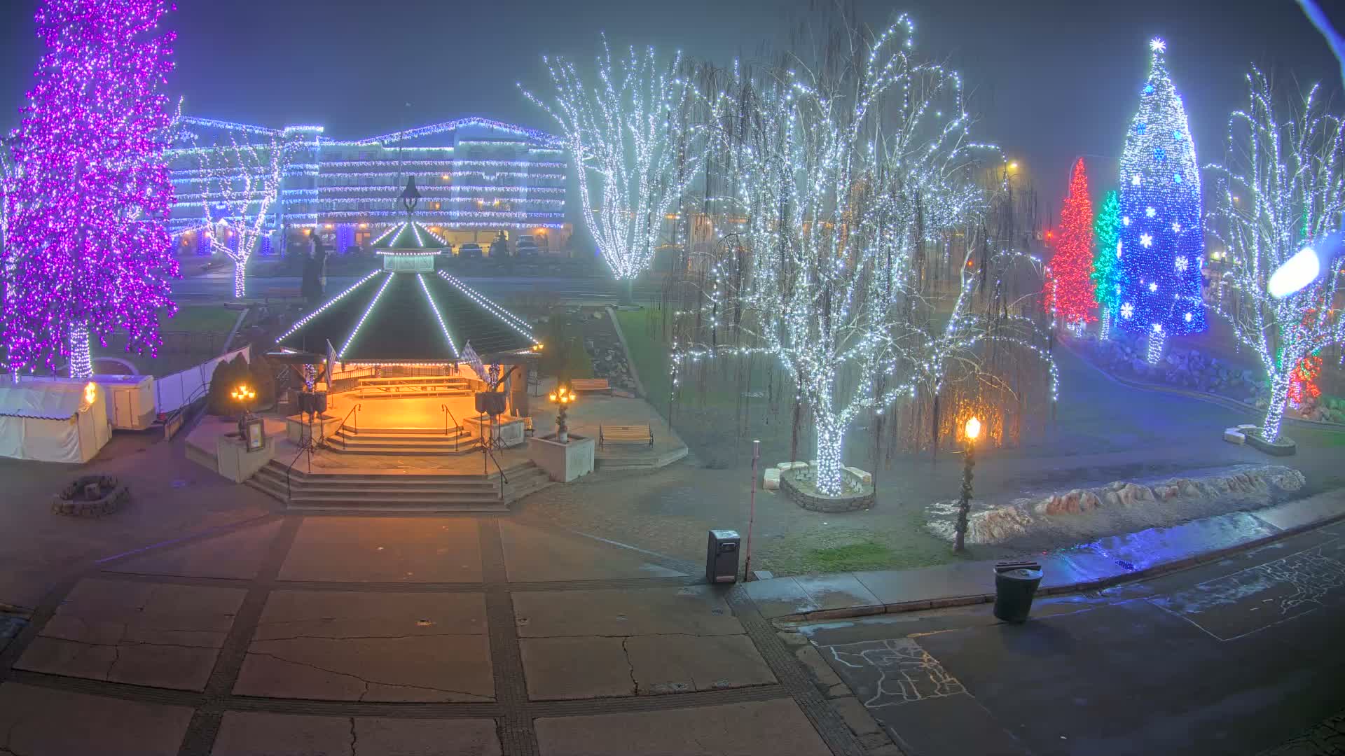 Leavenworth Village Front Street Park  Live Cam - Leavenworth, Chelan, Washington, USA