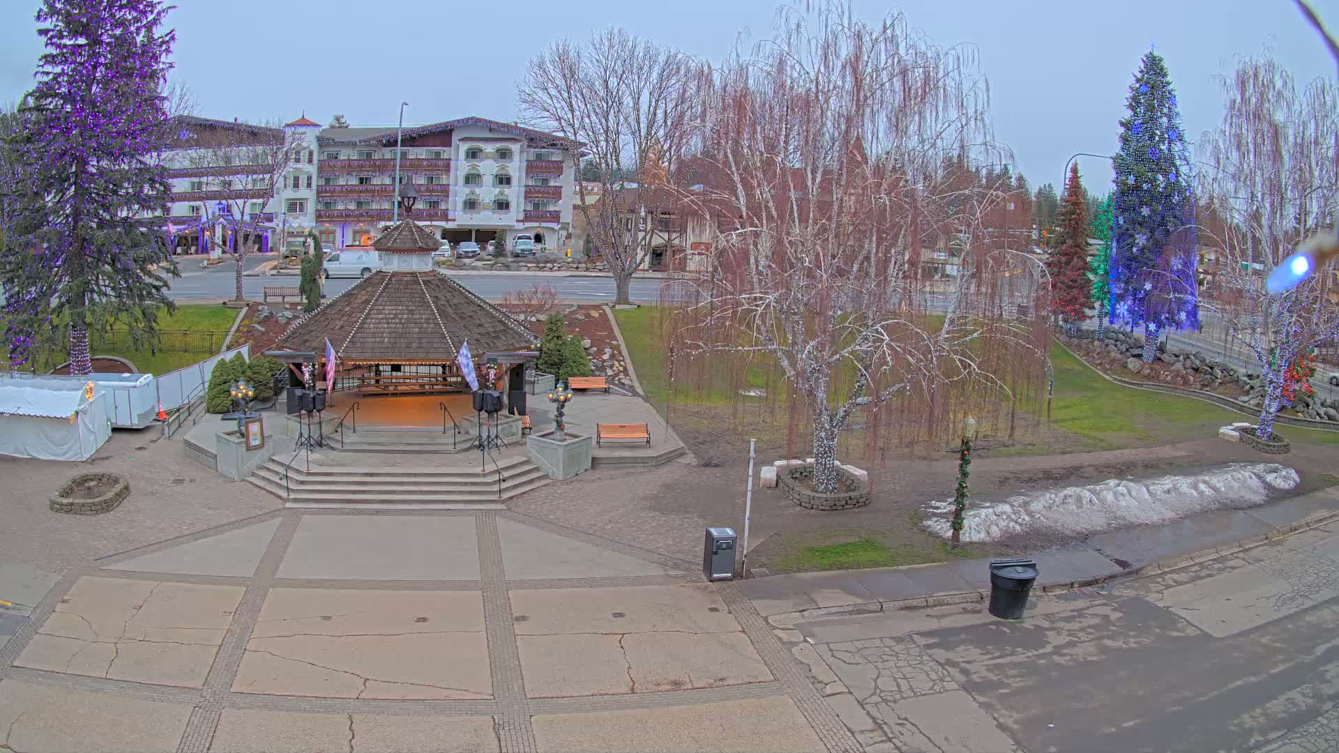 Leavenworth Village Front Street Park  Live Cam - Leavenworth, Chelan, Washington, USA