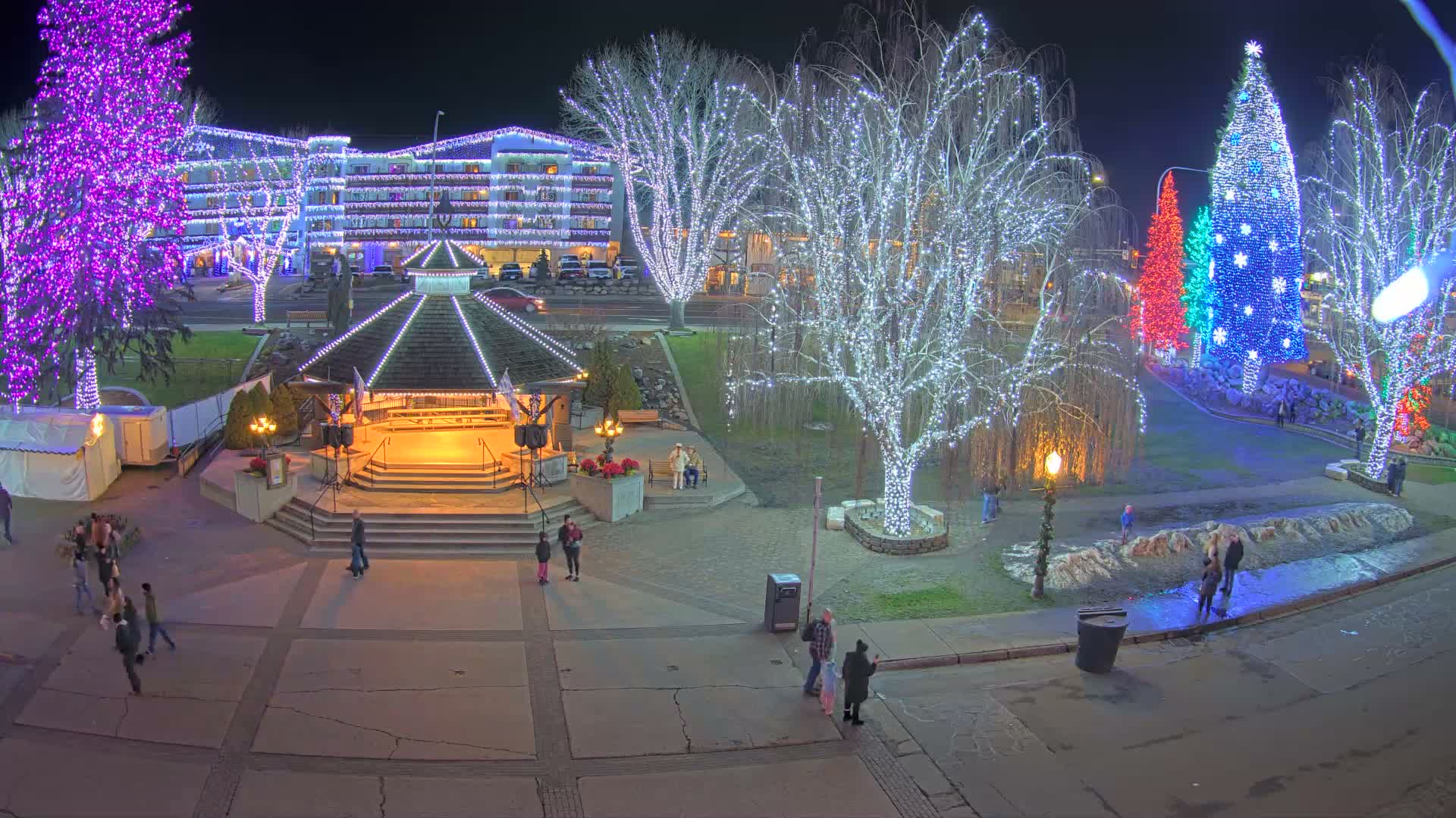 Leavenworth Village Front Street Park  Live Cam - Leavenworth, Chelan, Washington, USA