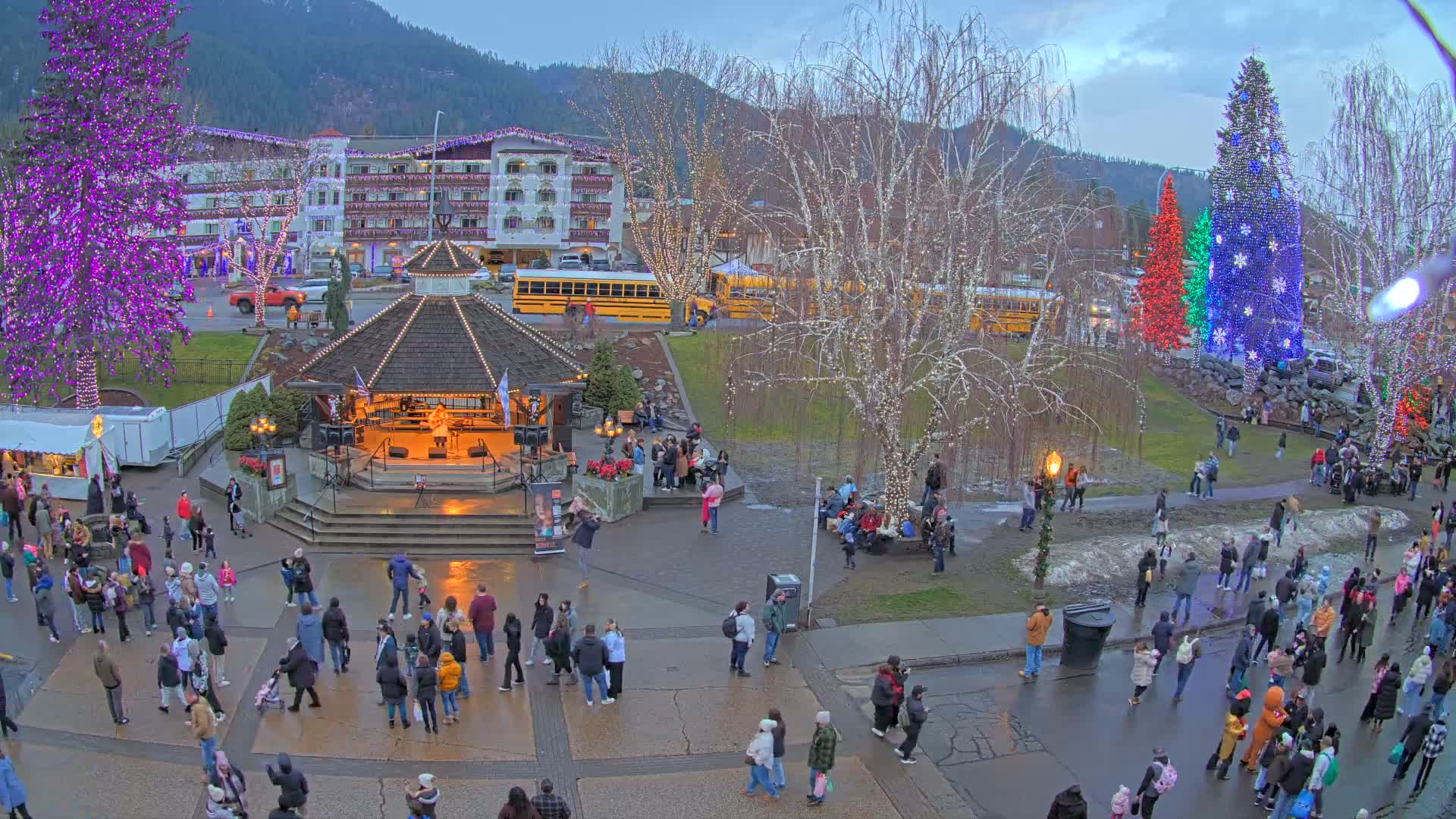 Leavenworth Village Front Street Park  Live Cam - Leavenworth, Chelan, Washington, USA