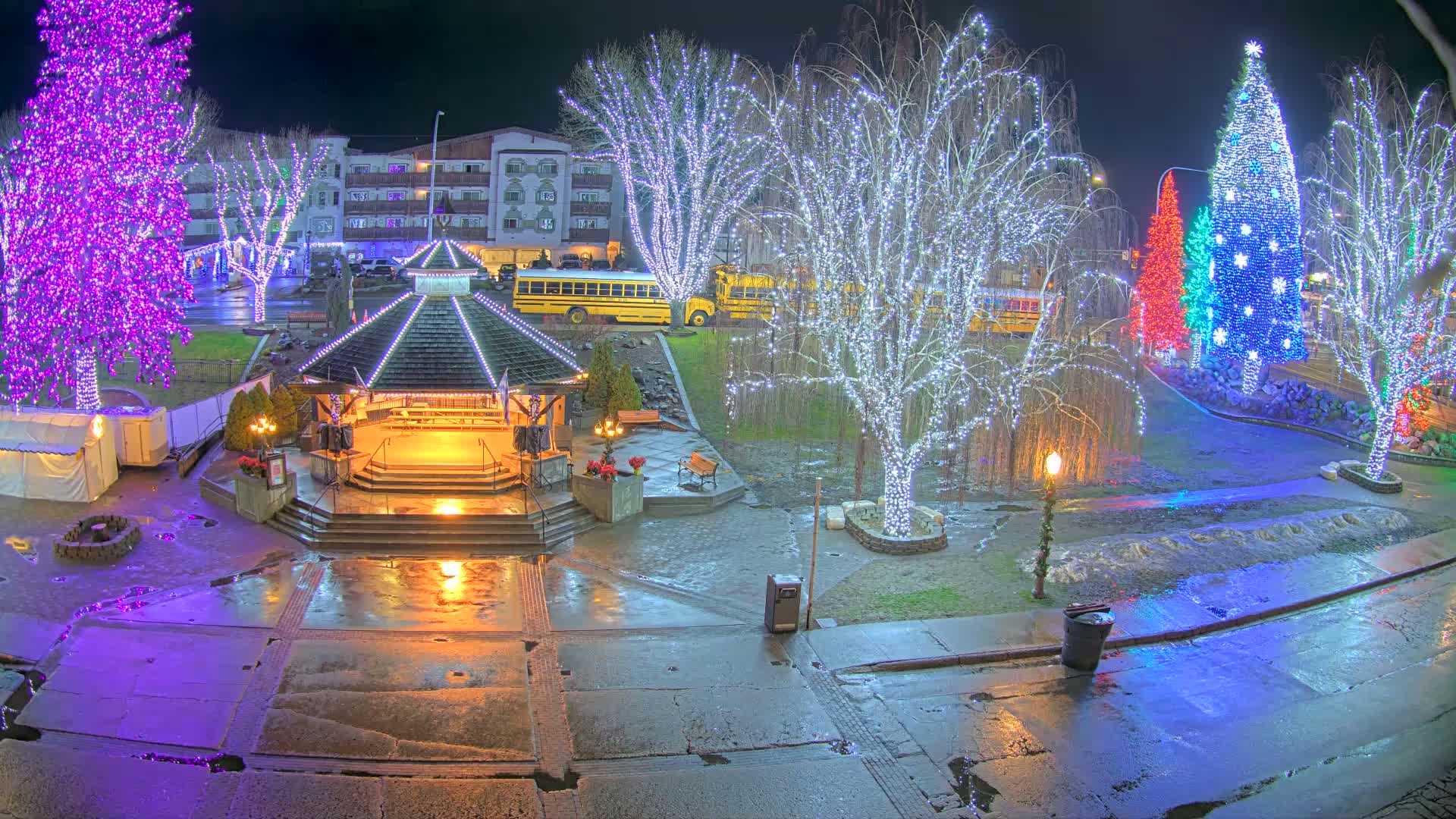 Leavenworth Village Front Street Park  Live Cam - Leavenworth, Chelan, Washington, USA