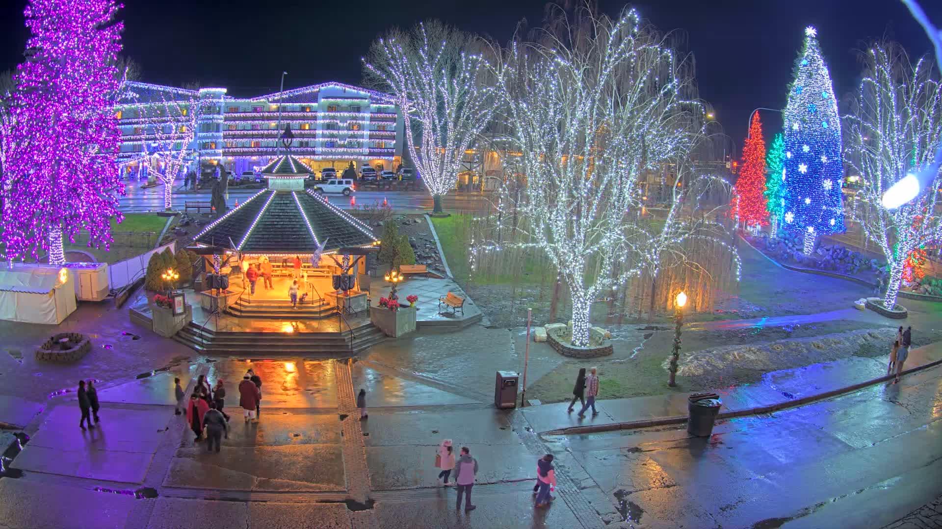 Leavenworth Village Front Street Park  Live Cam - Leavenworth, Chelan, Washington, USA