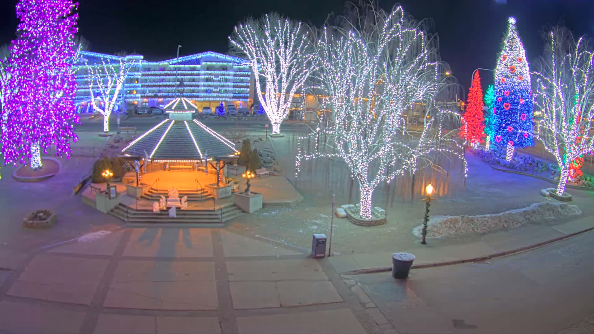 Leavenworth Village Front Street Park  Live Cam - Leavenworth, Chelan, Washington, USA